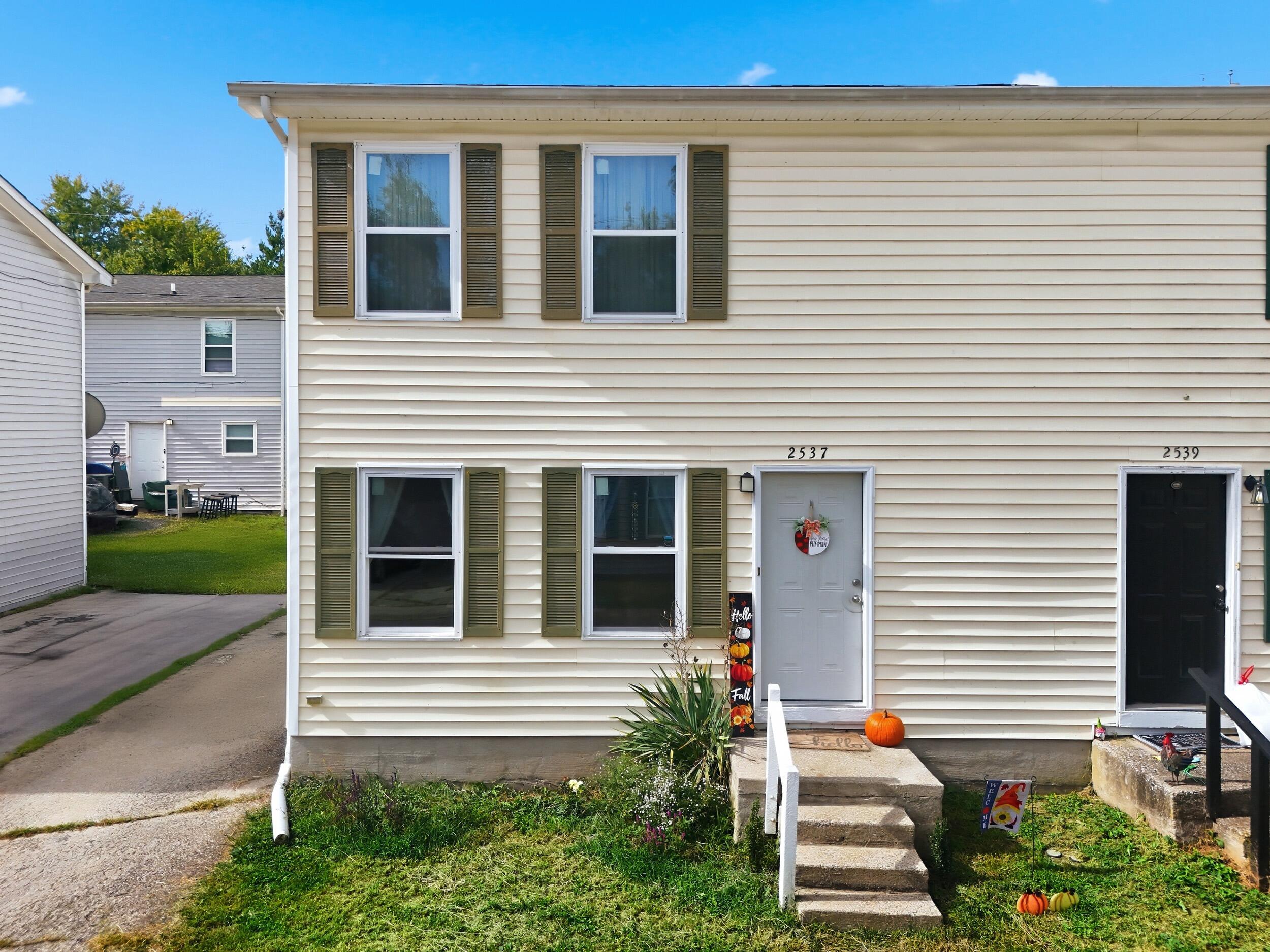 2537 Lindenhurst Loop Property Photo 1