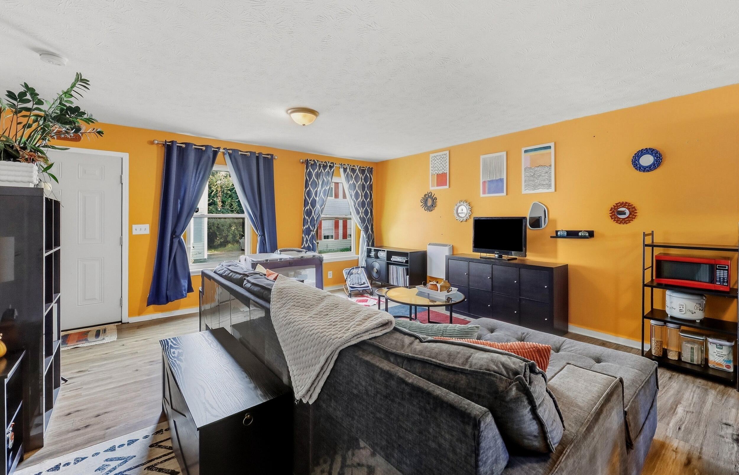 2537 Lindenhurst Loop Property Photo 4