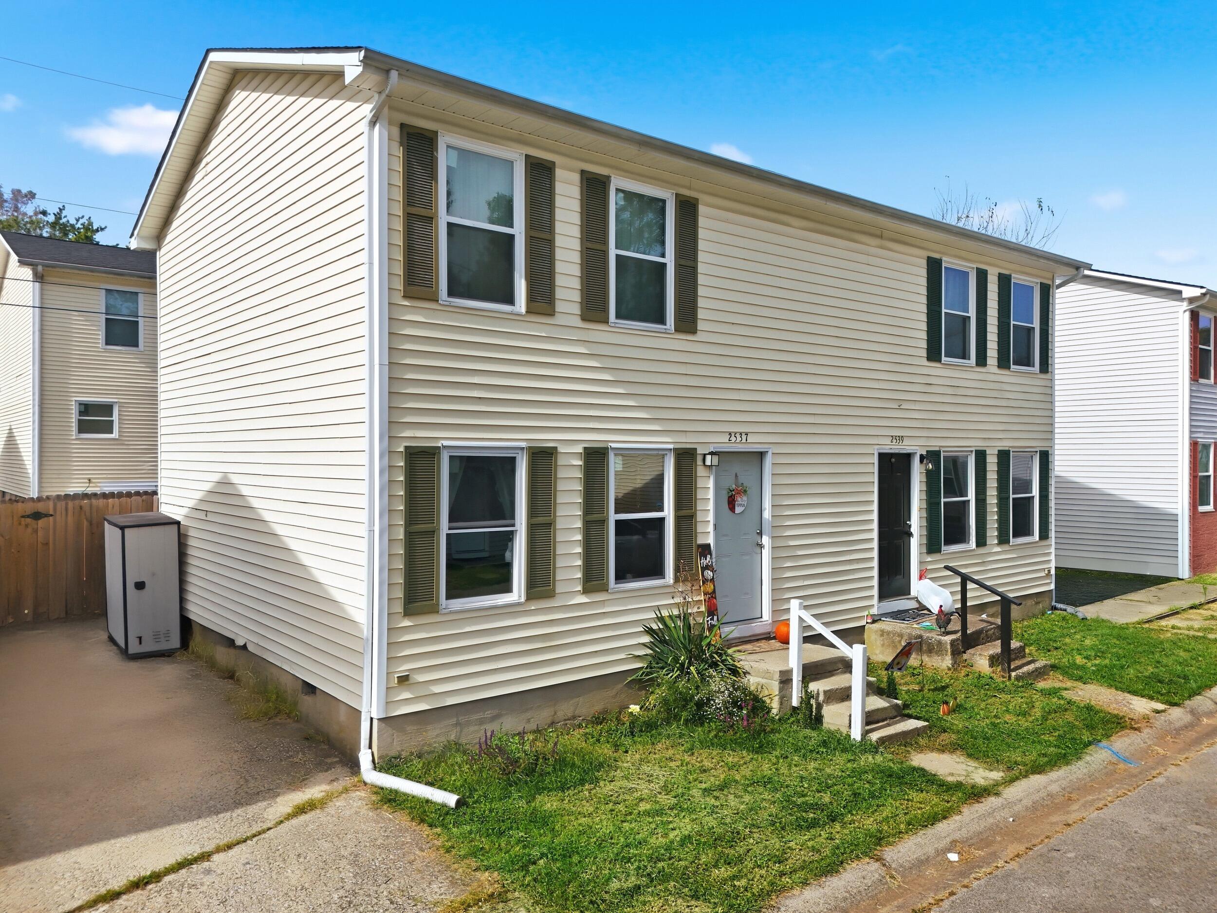 2537 Lindenhurst Loop Property Photo 23