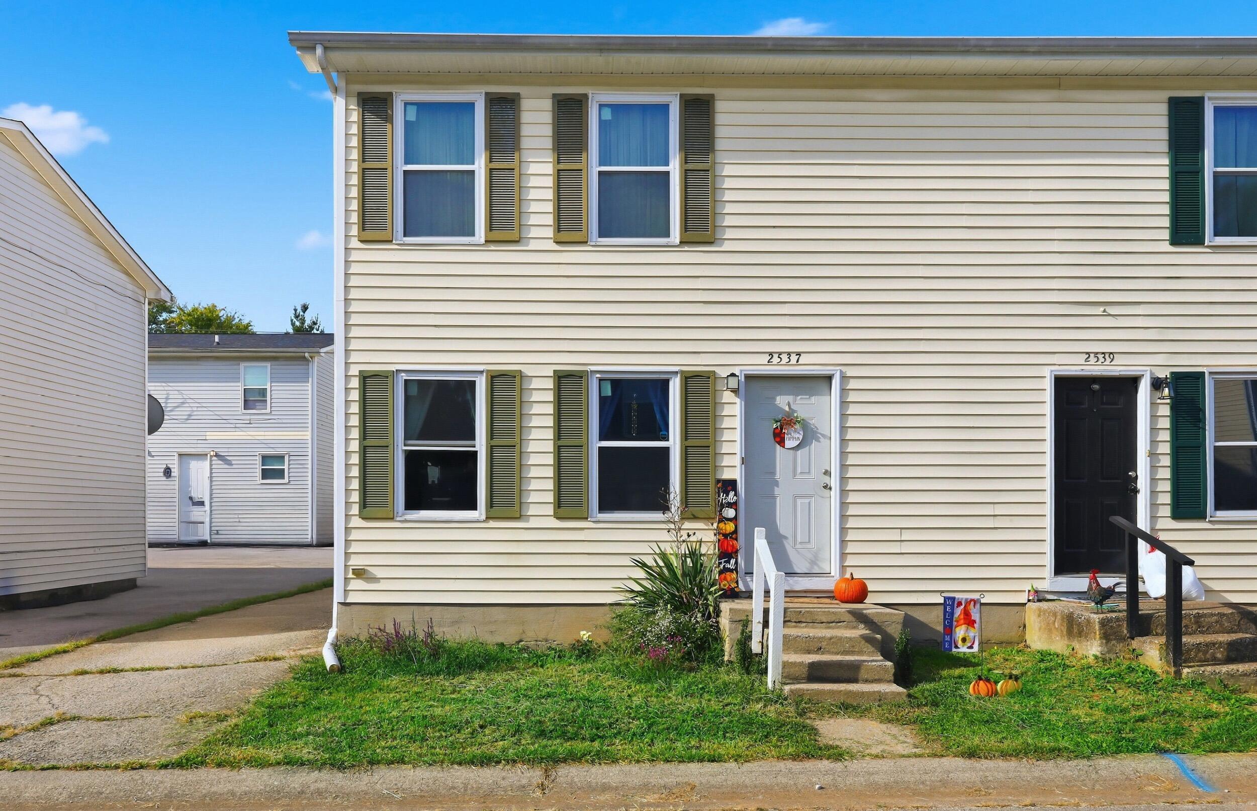 2537 Lindenhurst Loop Property Photo 24
