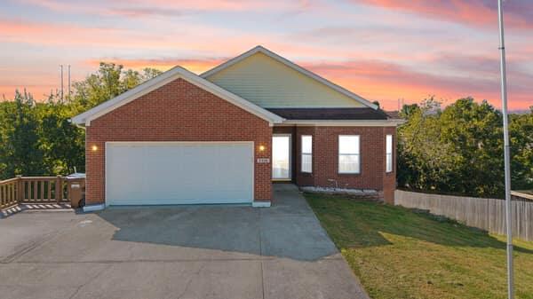 108 Covington Way Property Photo 2