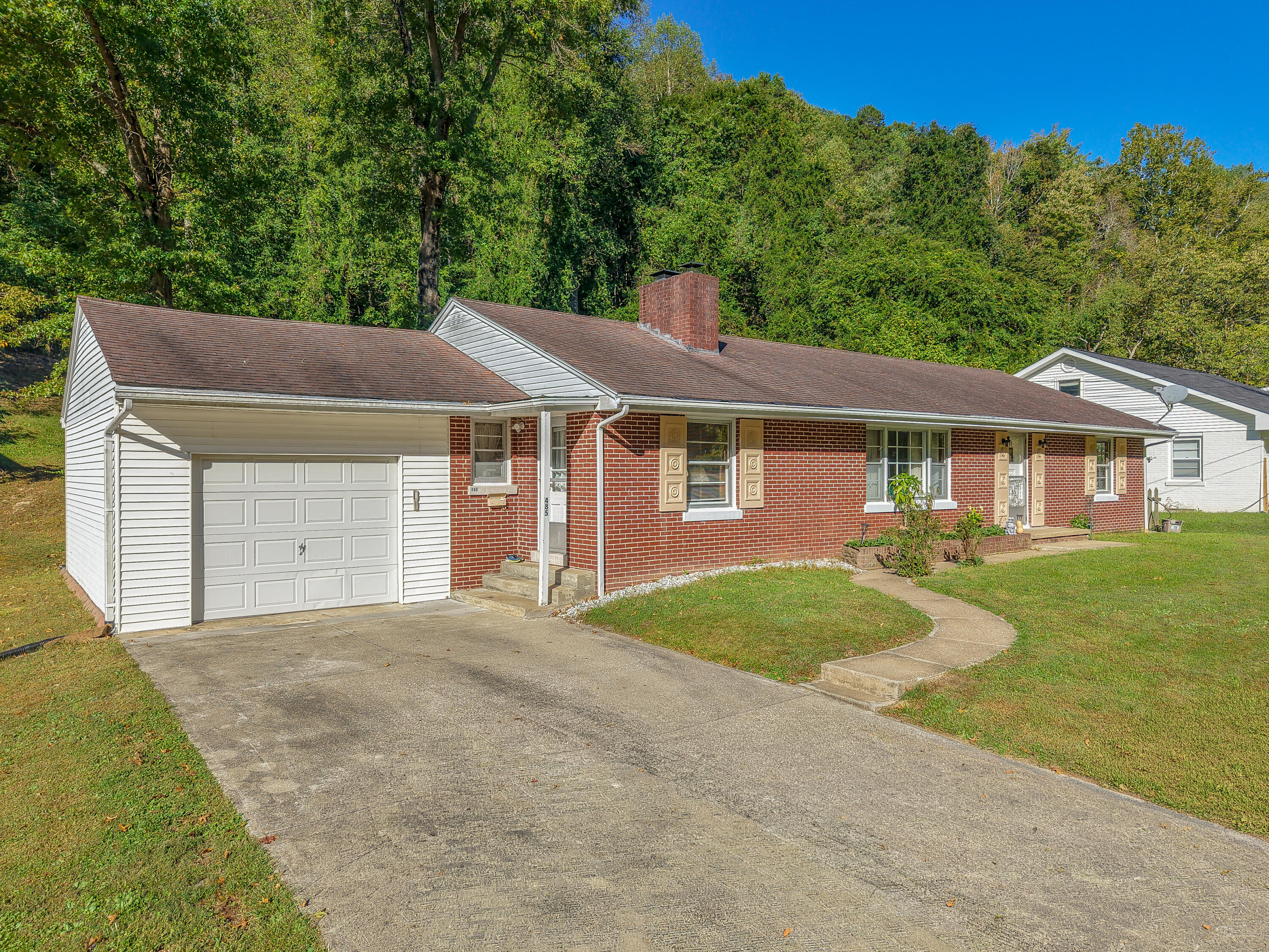 485 N Wilson Avenue Property Photo 2