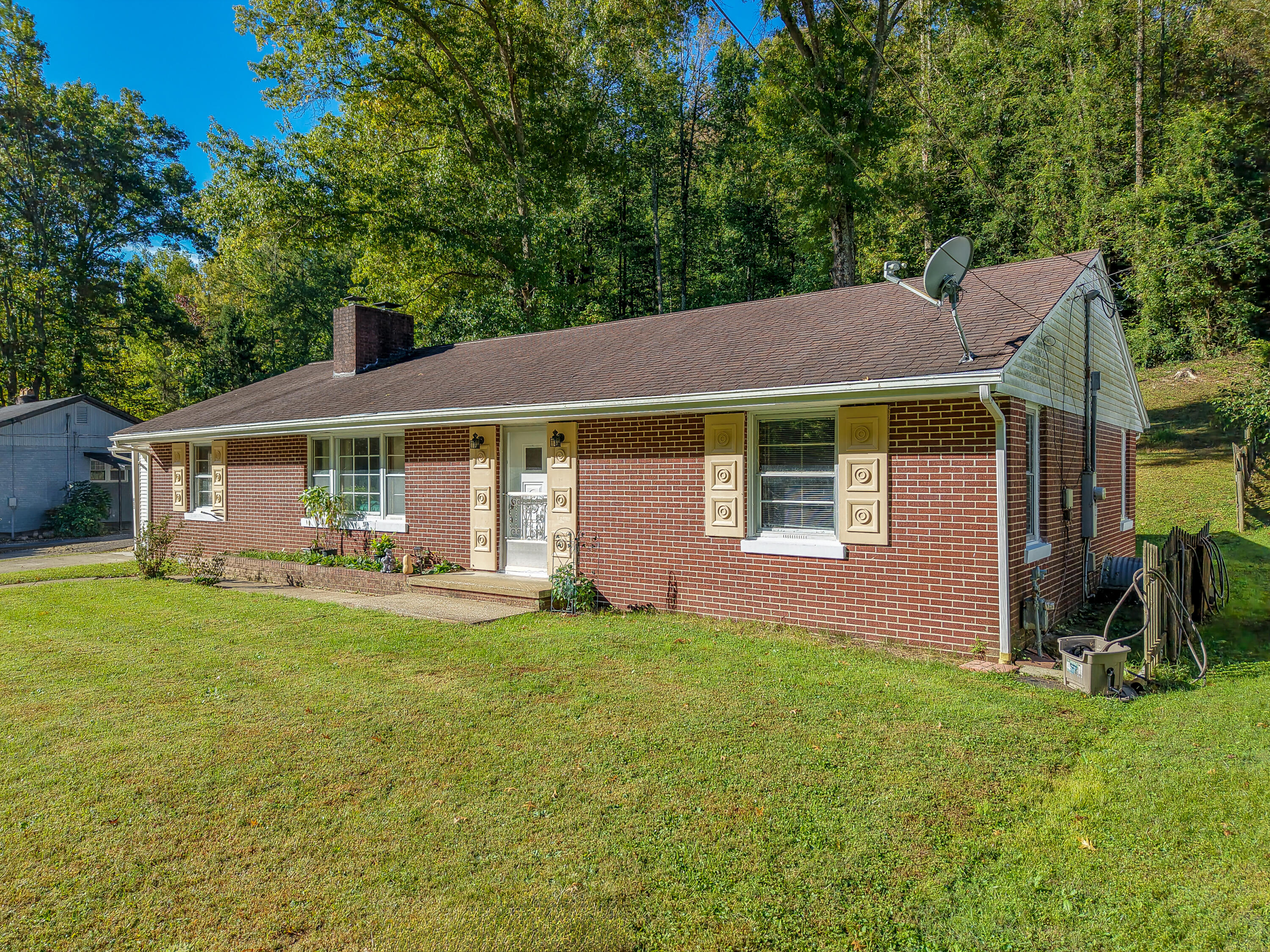 485 N Wilson Avenue Property Photo 4
