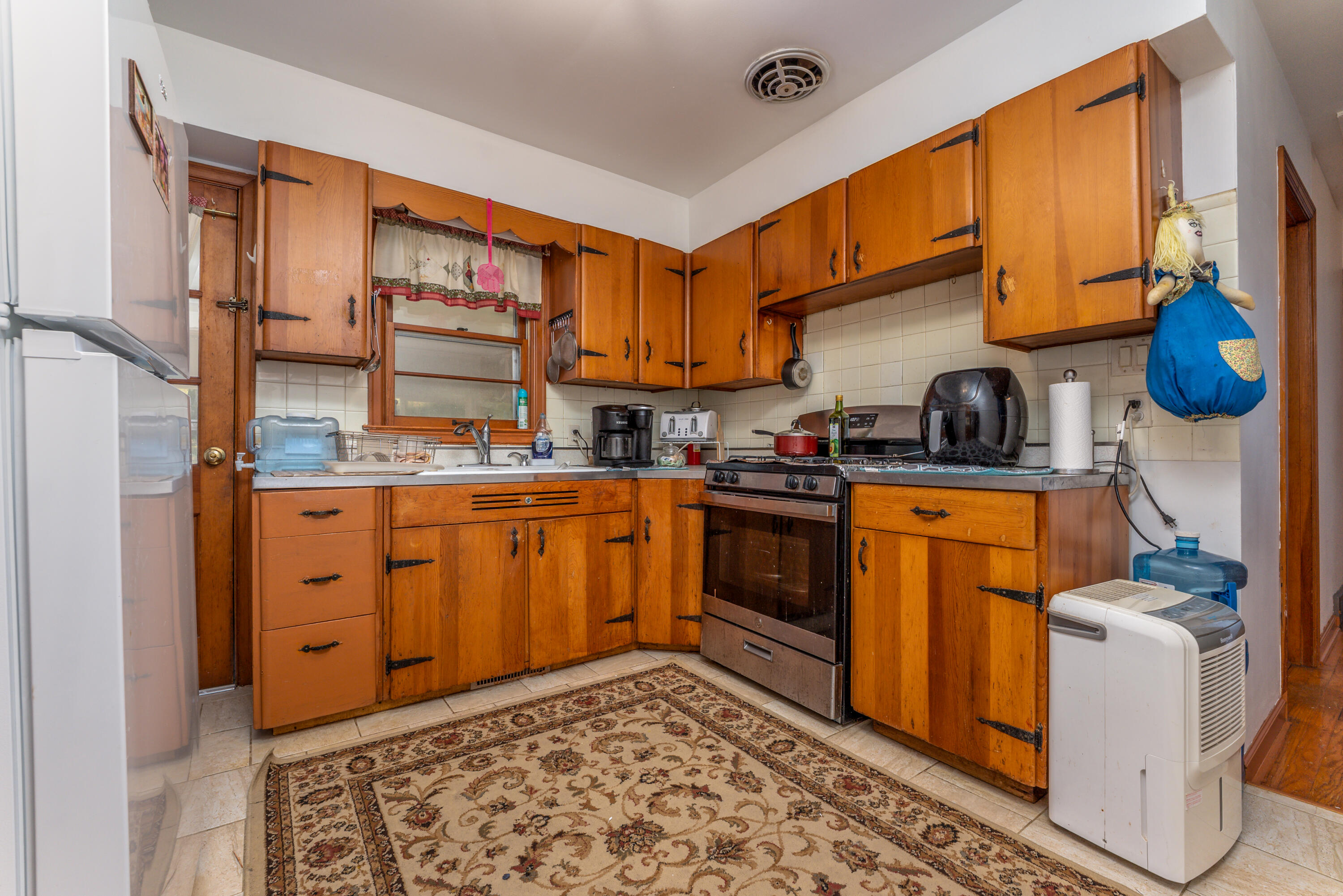 485 N Wilson Avenue Property Photo 17