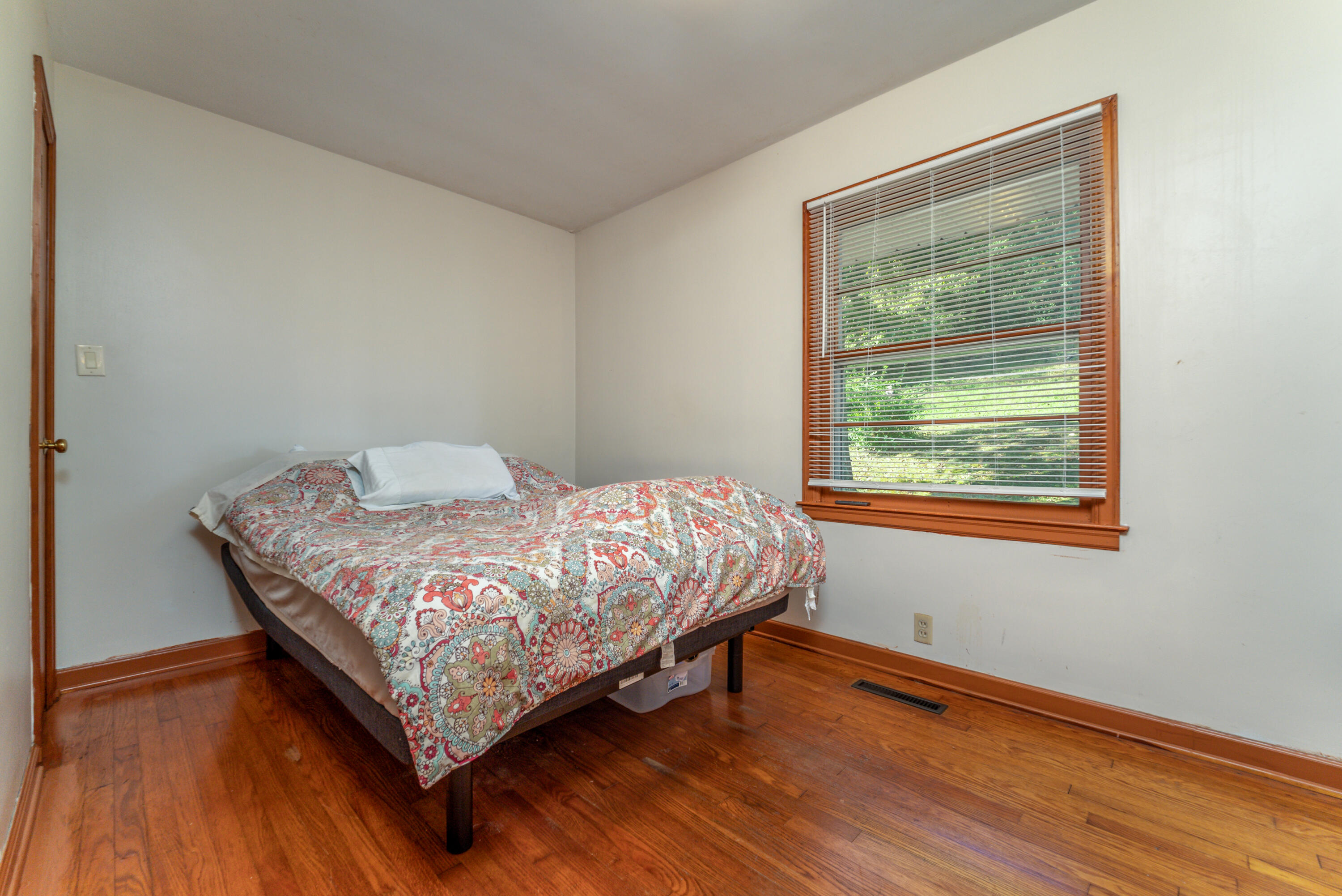 485 N Wilson Avenue Property Photo 28