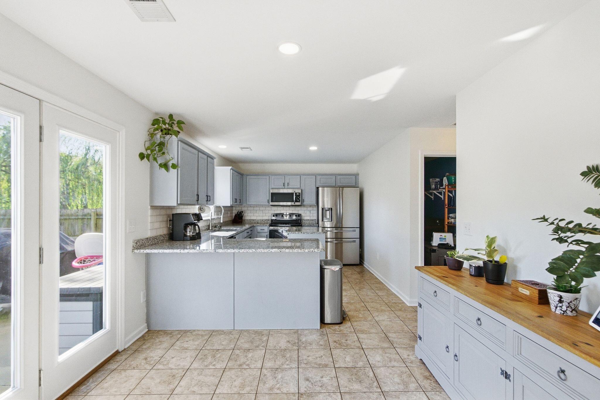 968 Applecross Drive Property Photo 14