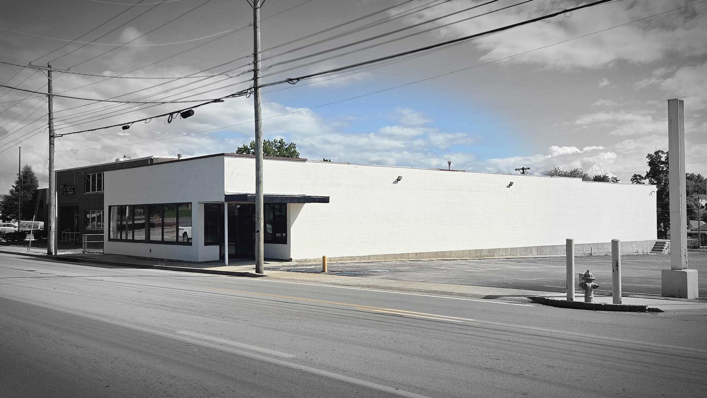 725 N Main Street Property Photo 1