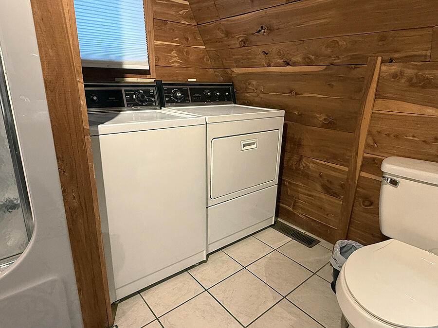 992 Stonegate Drive Property Photo 6