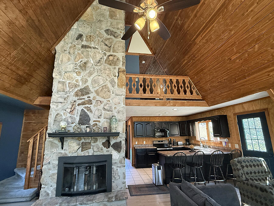 992 Stonegate Drive Property Photo 17