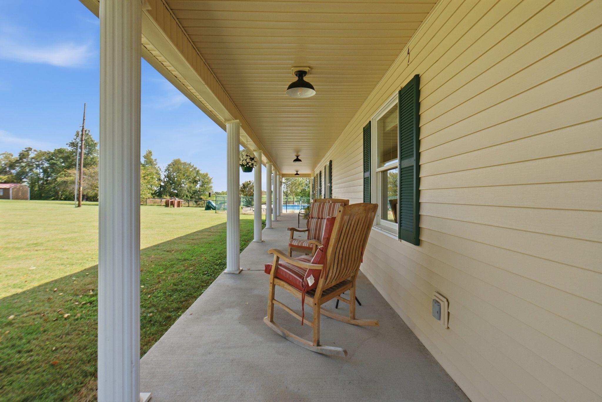 125 Royalty Drive Property Photo 4