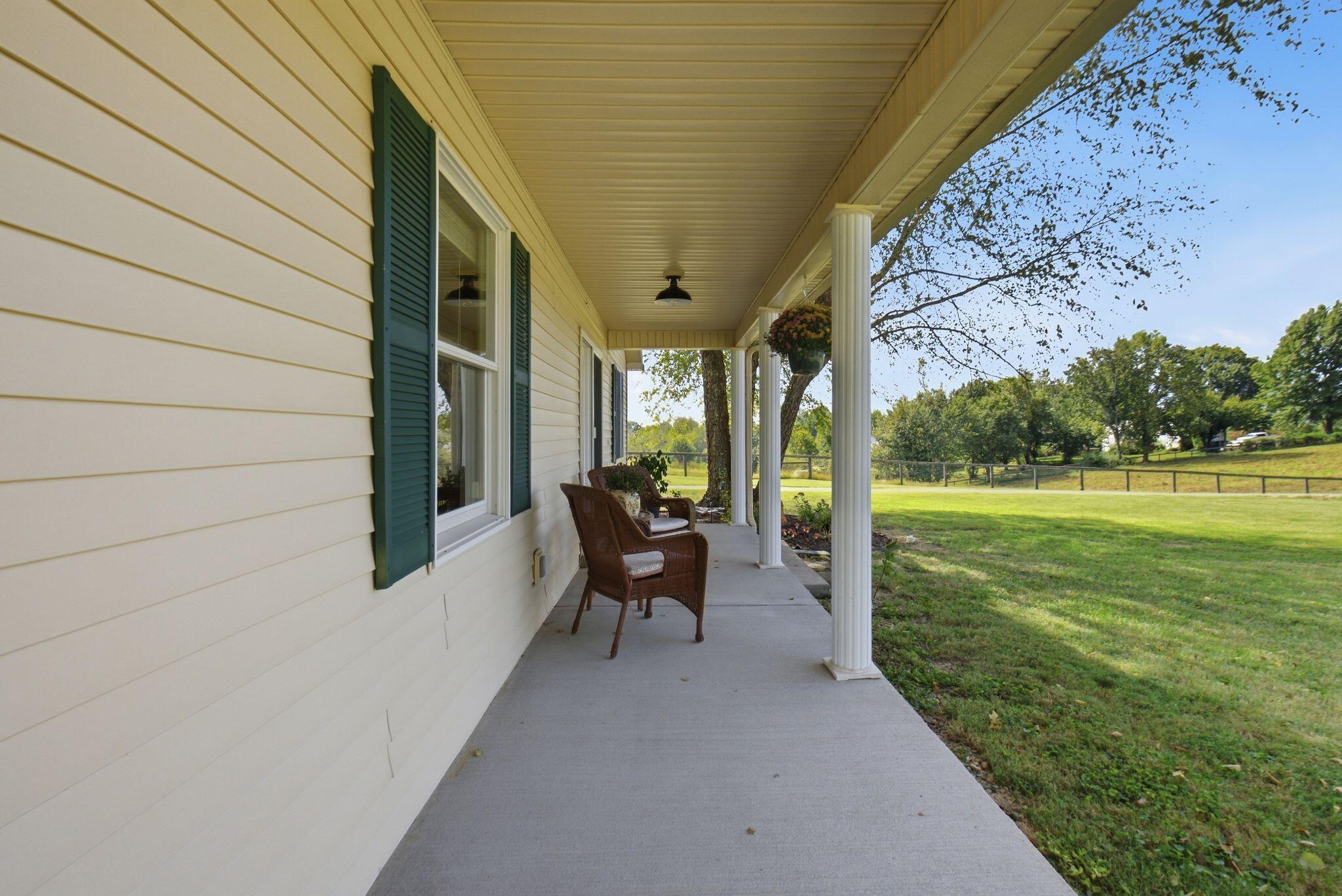 125 Royalty Drive Property Photo 6