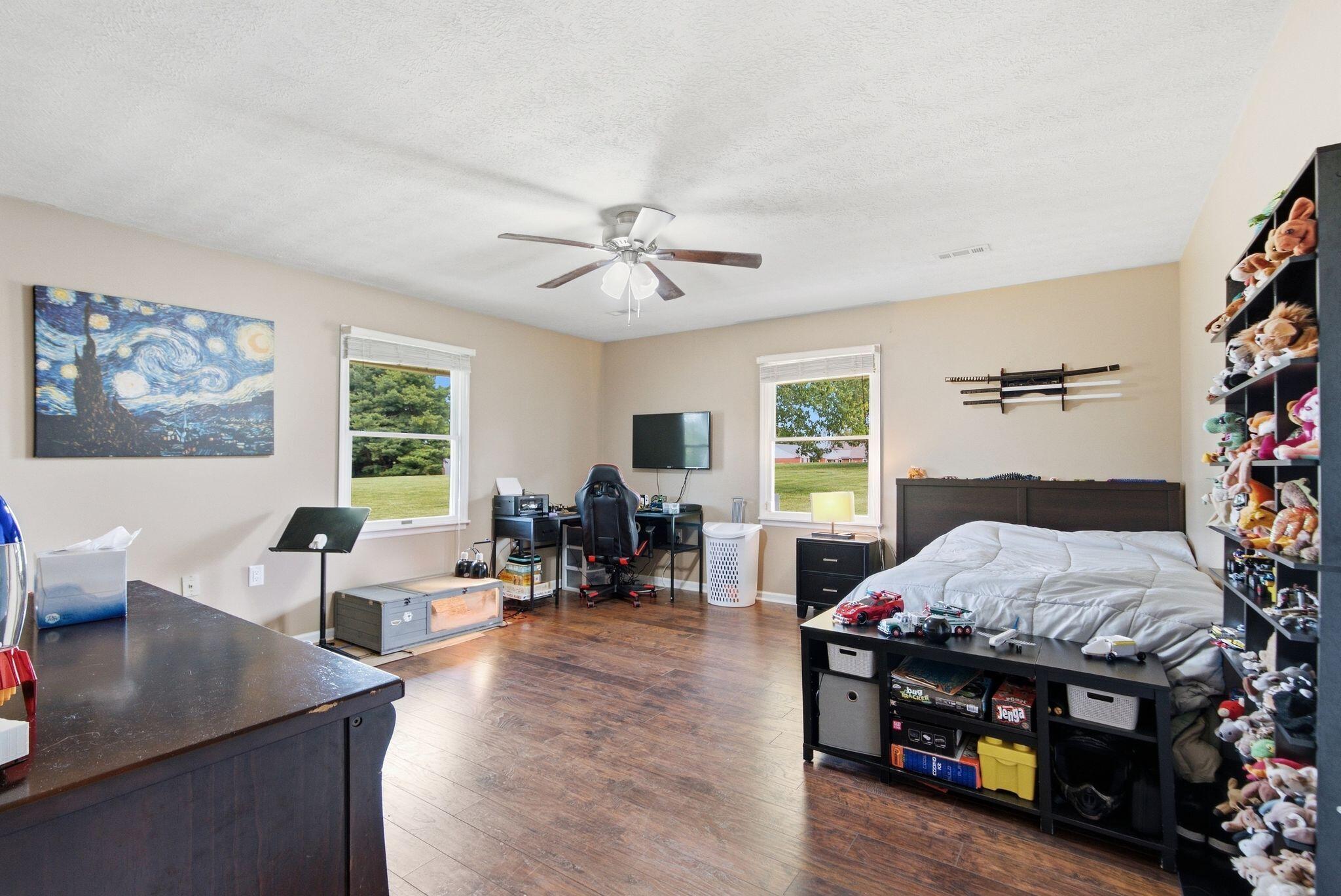 125 Royalty Drive Property Photo 28