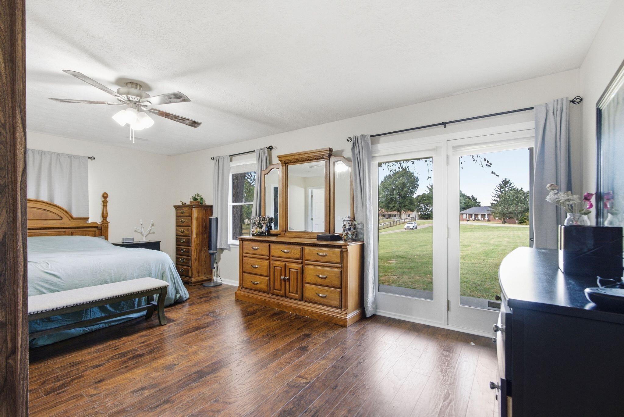 125 Royalty Drive Property Photo 31
