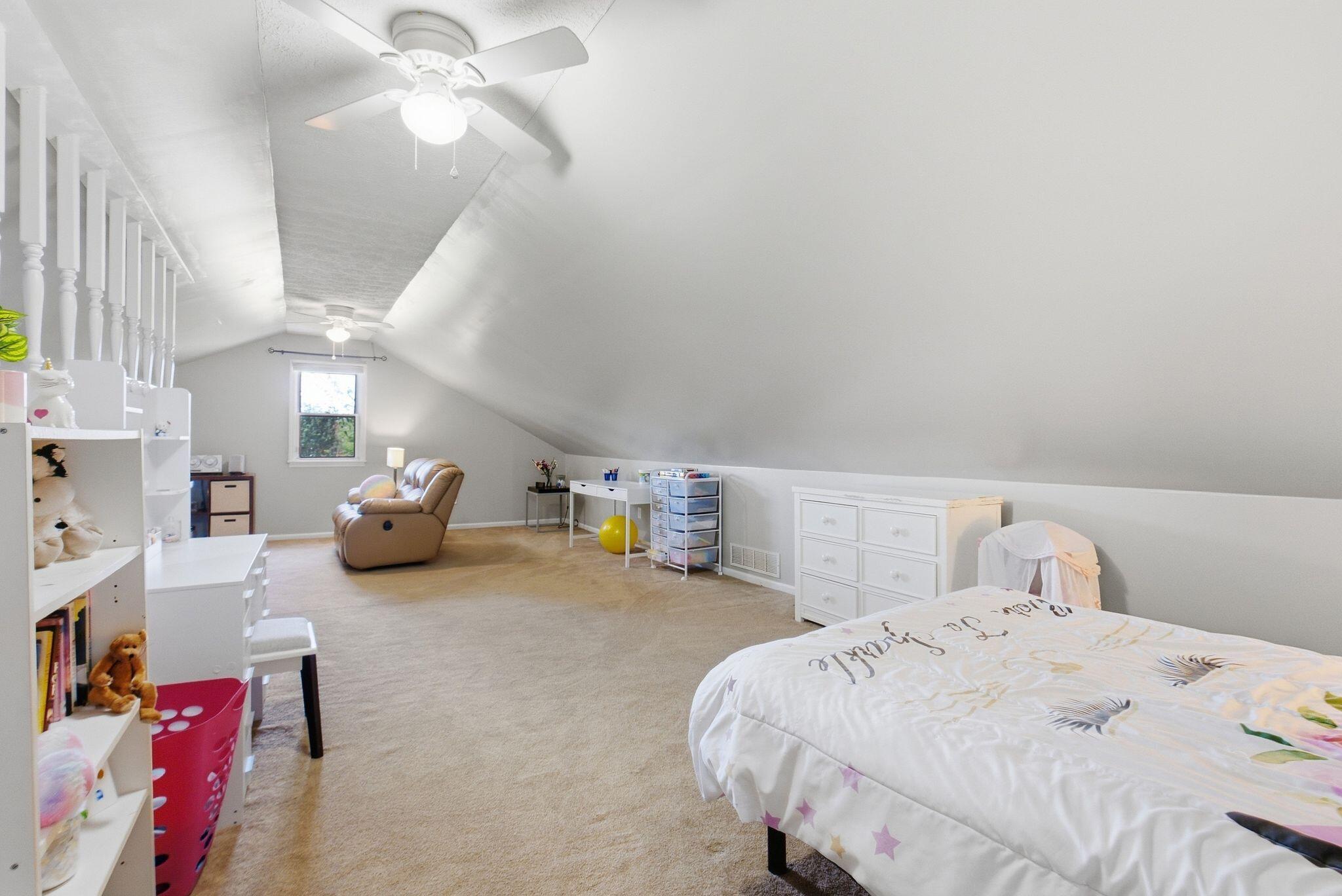 125 Royalty Drive Property Photo 37