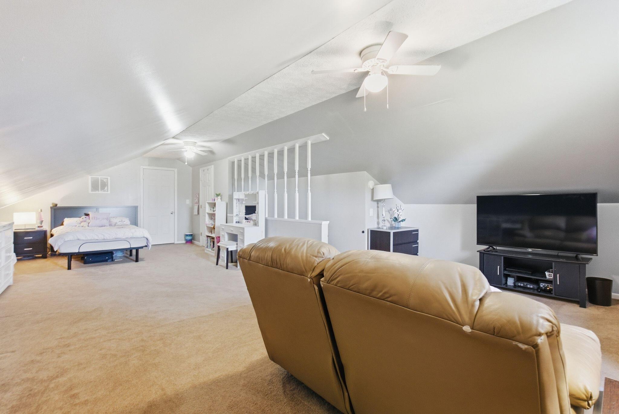 125 Royalty Drive Property Photo 40