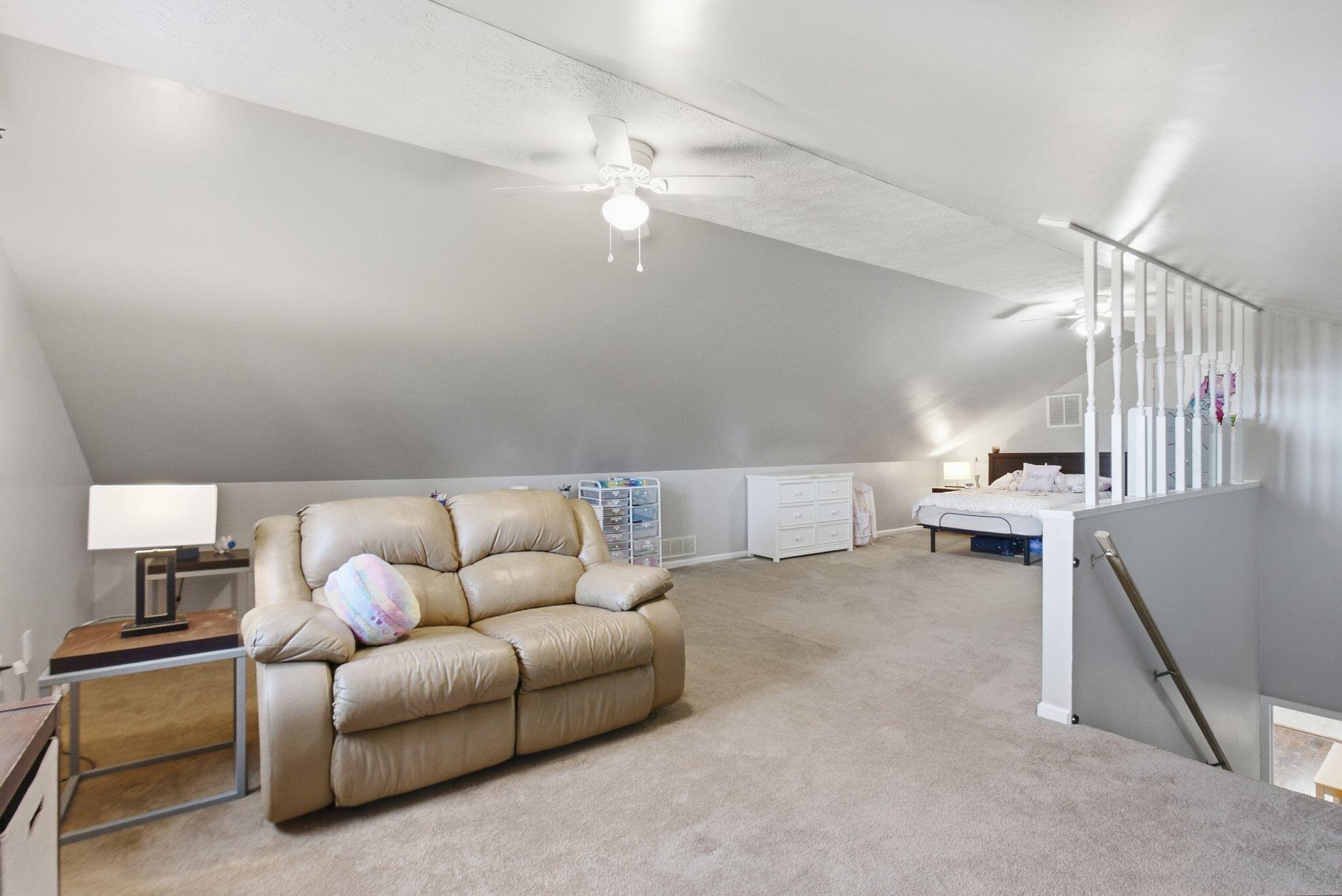 125 Royalty Drive Property Photo 41