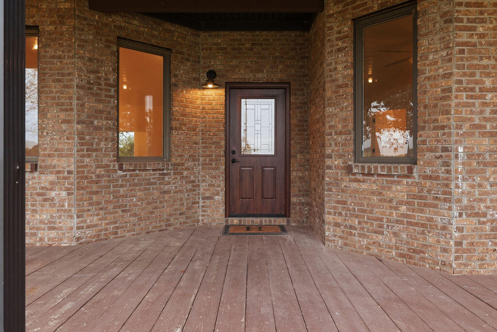 5363 Central Road Property Photo 4