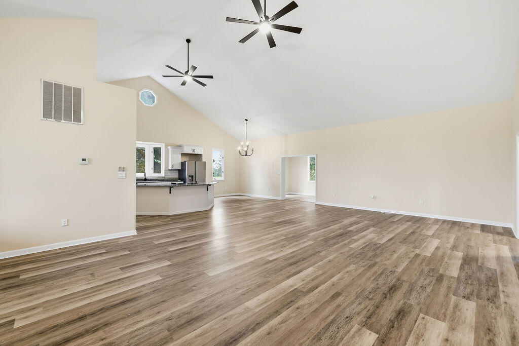 5363 Central Road Property Photo 9