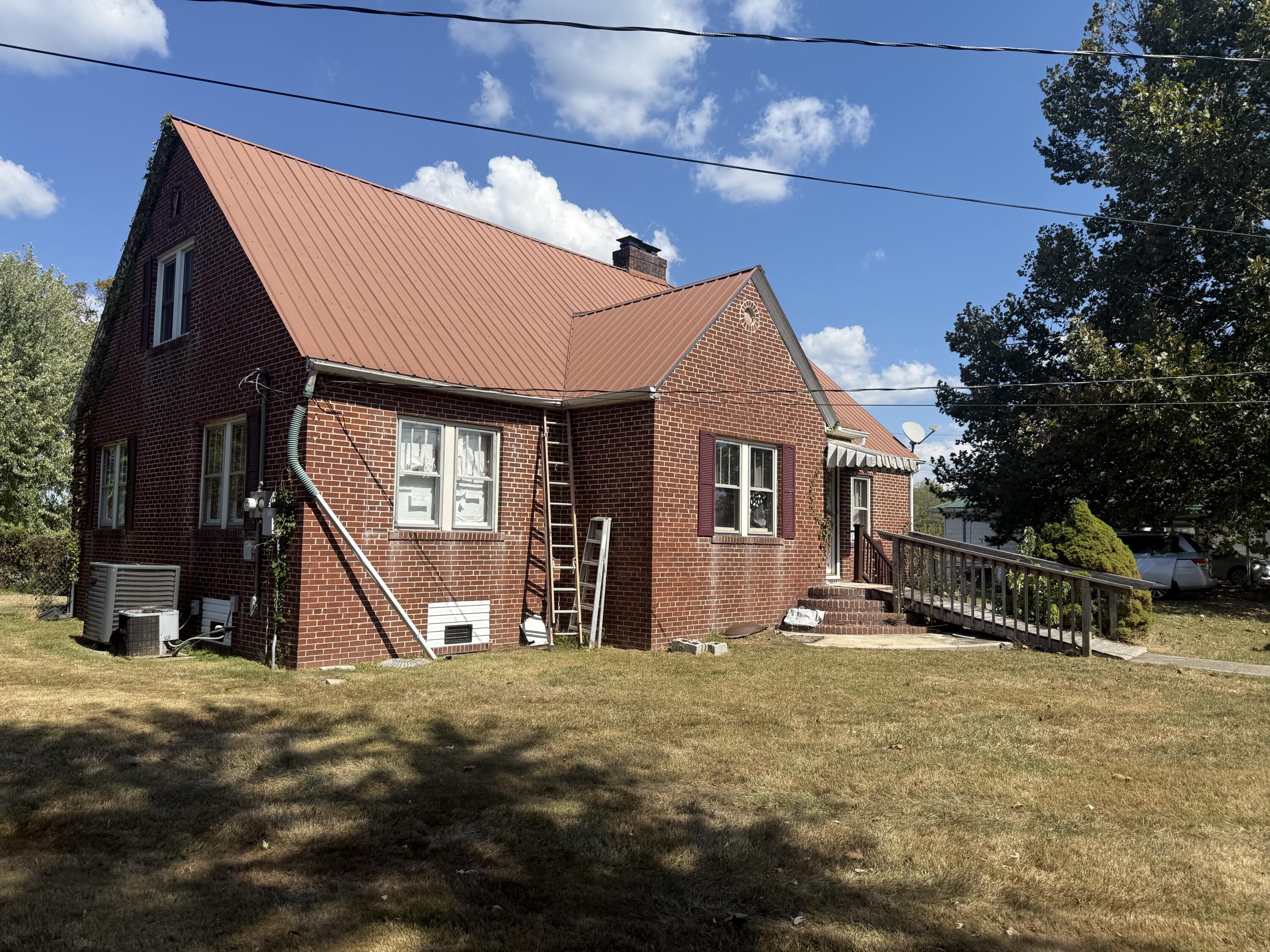 112 W Williamsburg Street Property Photo 2