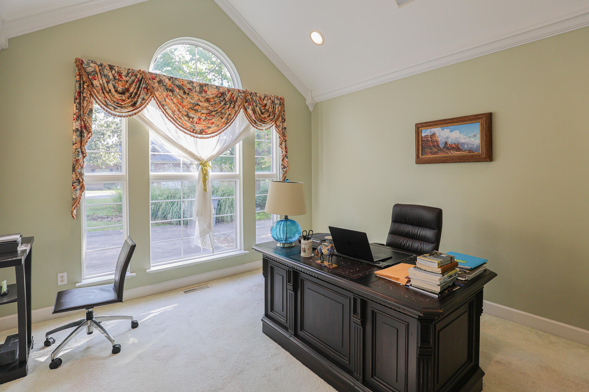 1001 Lakeview Drive Property Photo 9
