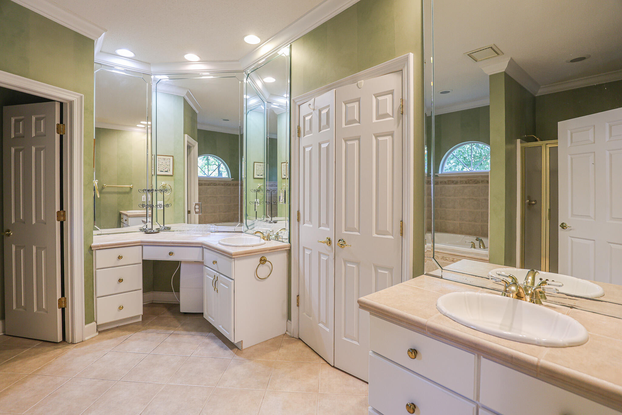 1001 Lakeview Drive Property Photo 30