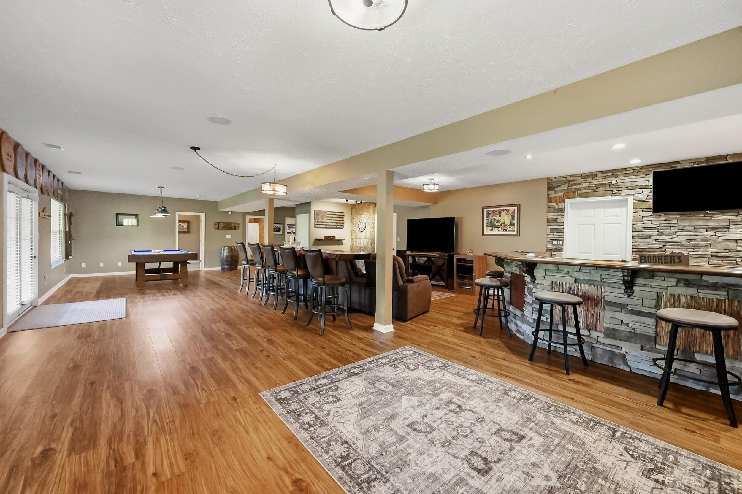 105 Man O War Court Property Photo 3
