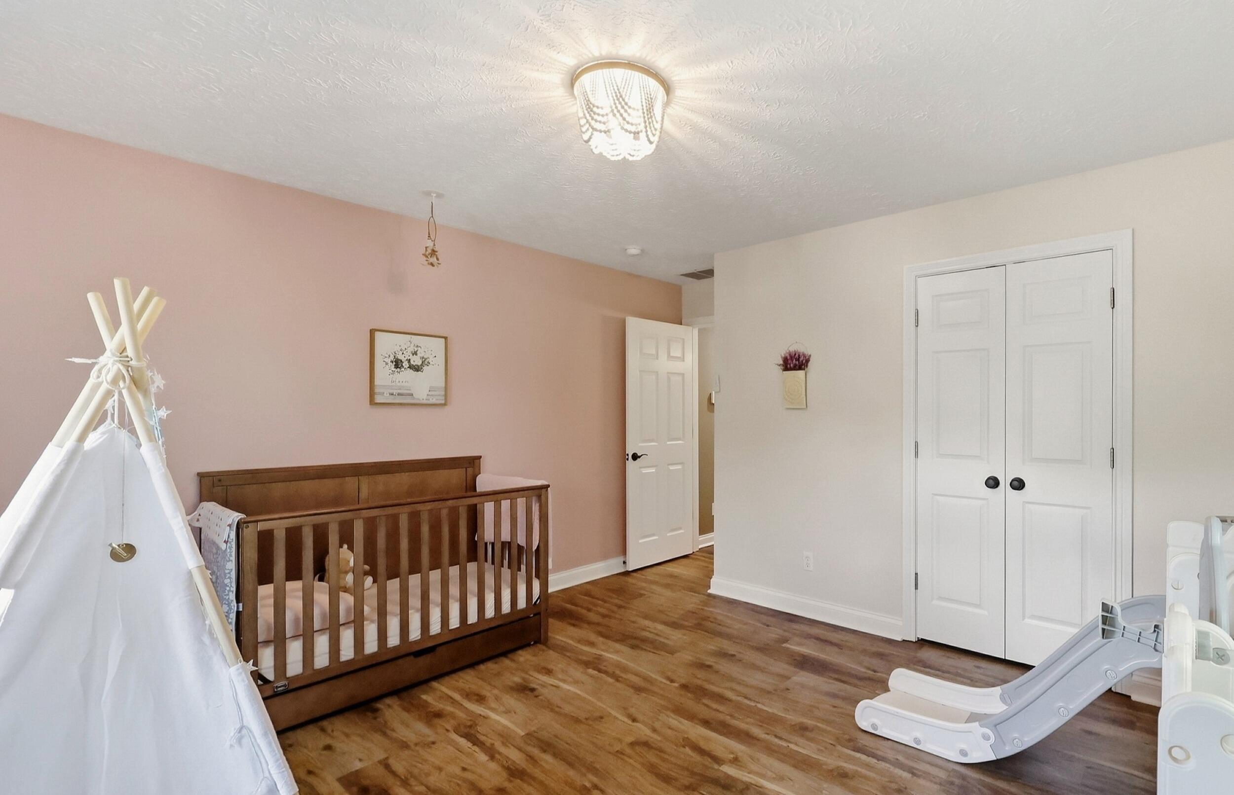 105 Man O War Court Property Photo 32