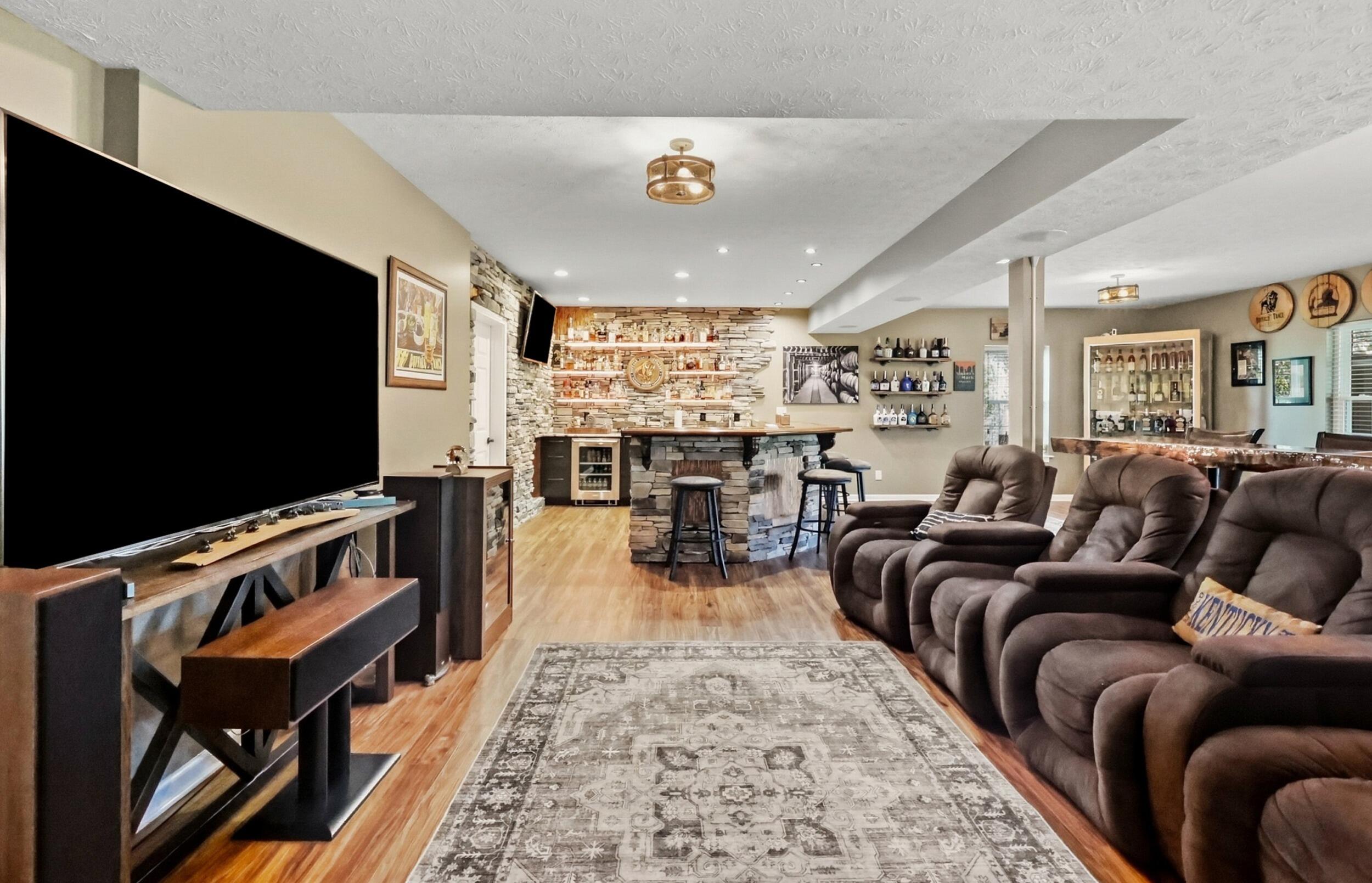 105 Man O War Court Property Photo 40
