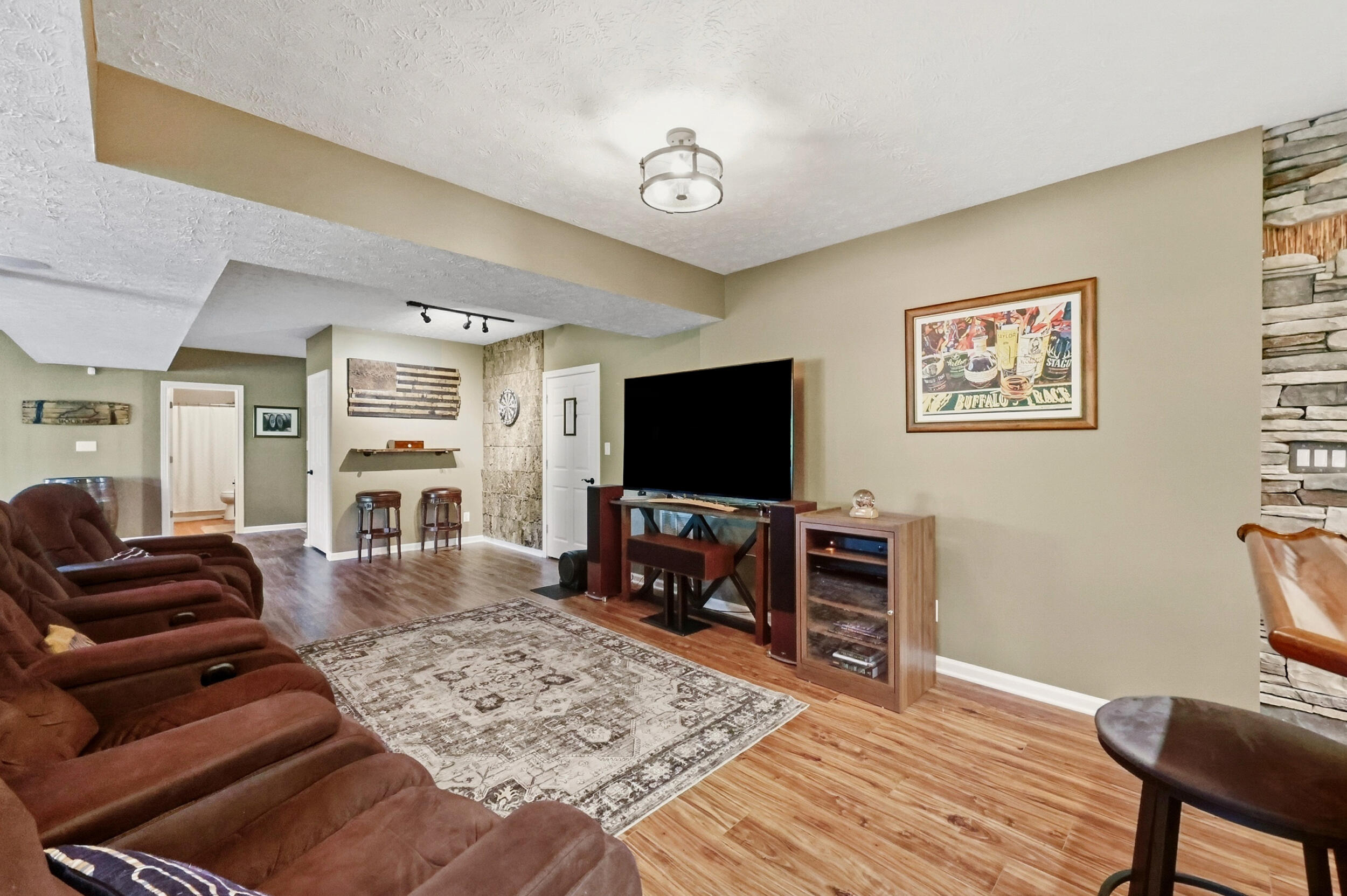 105 Man O War Court Property Photo 41