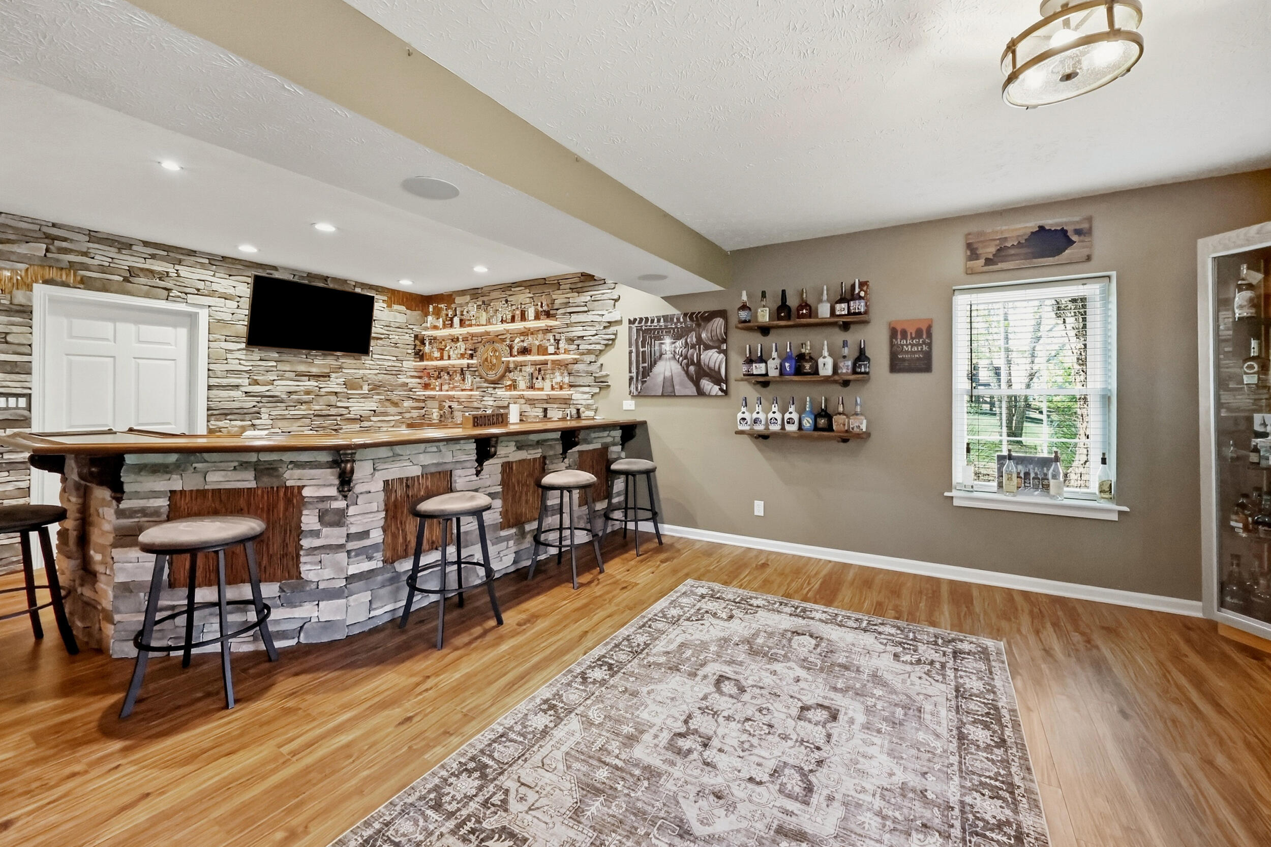 105 Man O War Court Property Photo 43