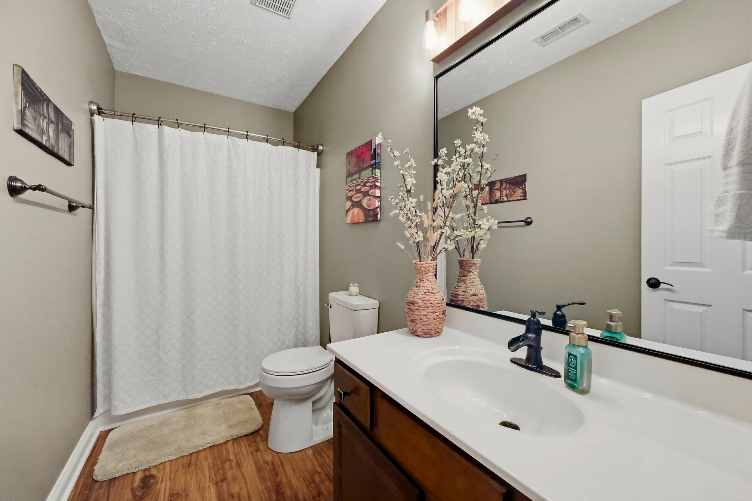 105 Man O War Court Property Photo 49