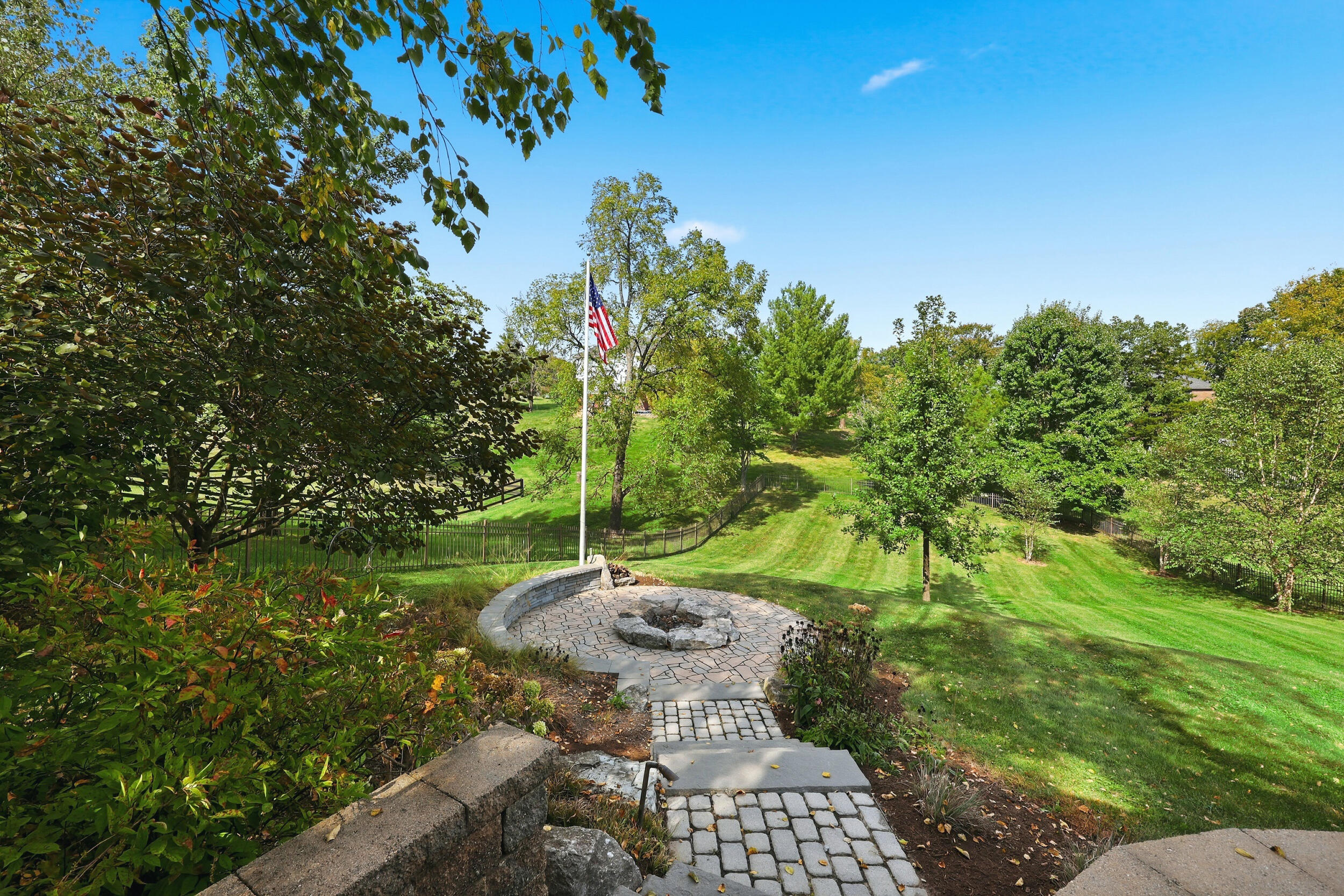 105 Man O War Court Property Photo 63