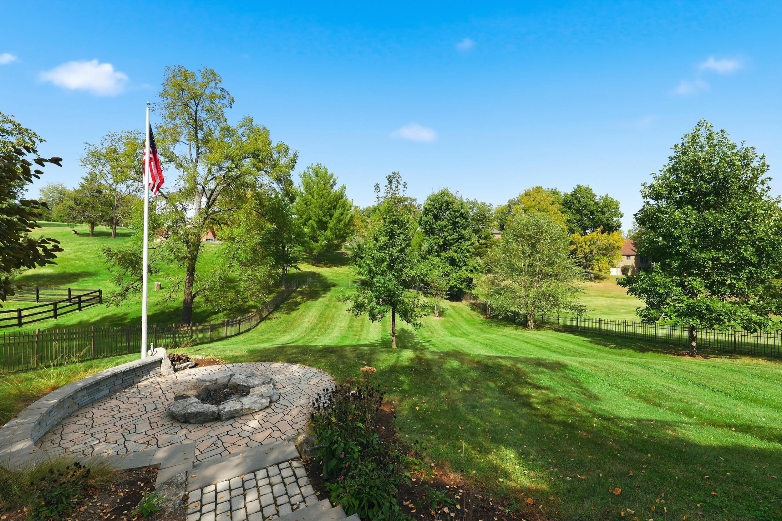 105 Man O War Court Property Photo 64