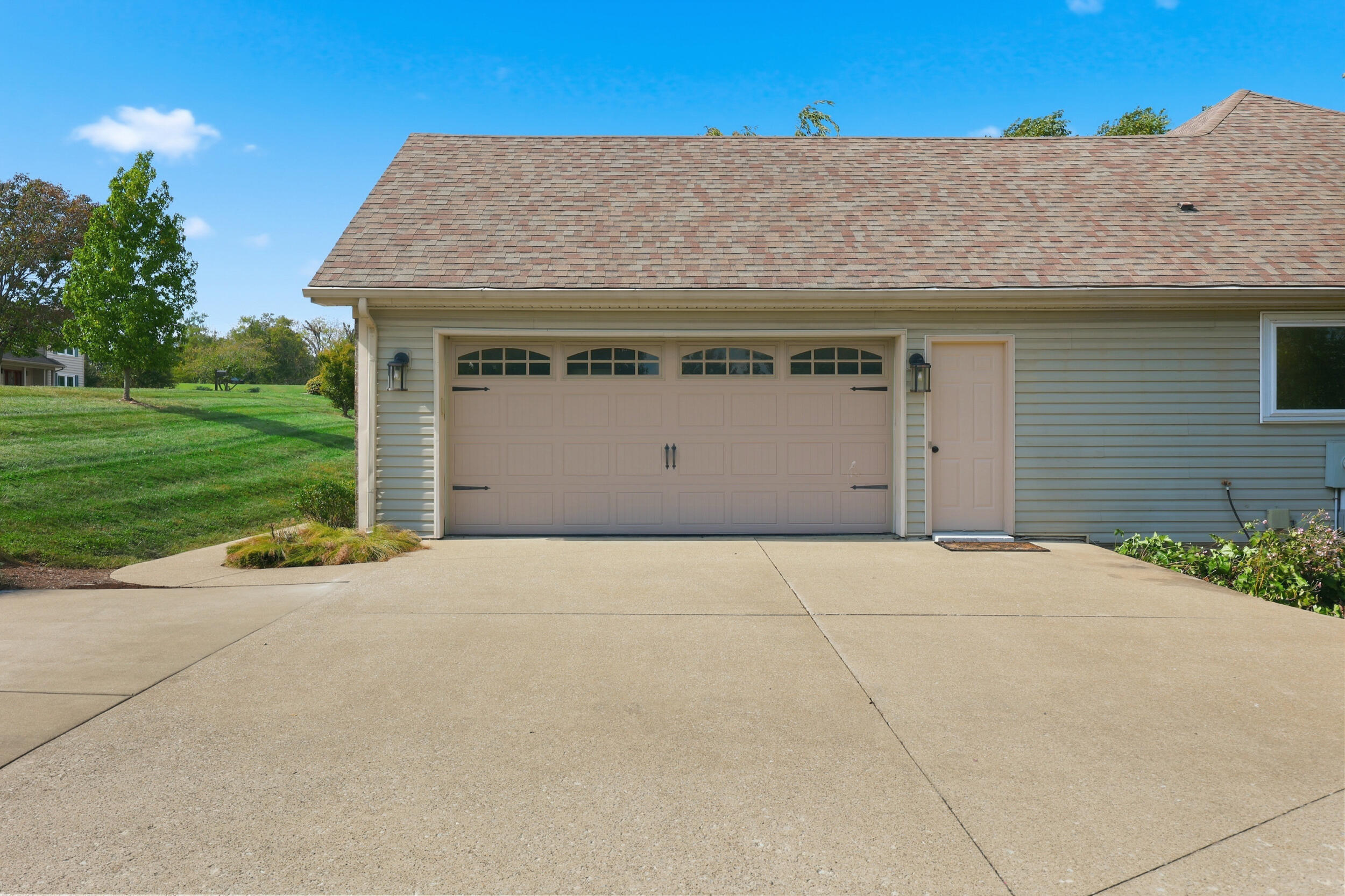 105 Man O War Court Property Photo 70