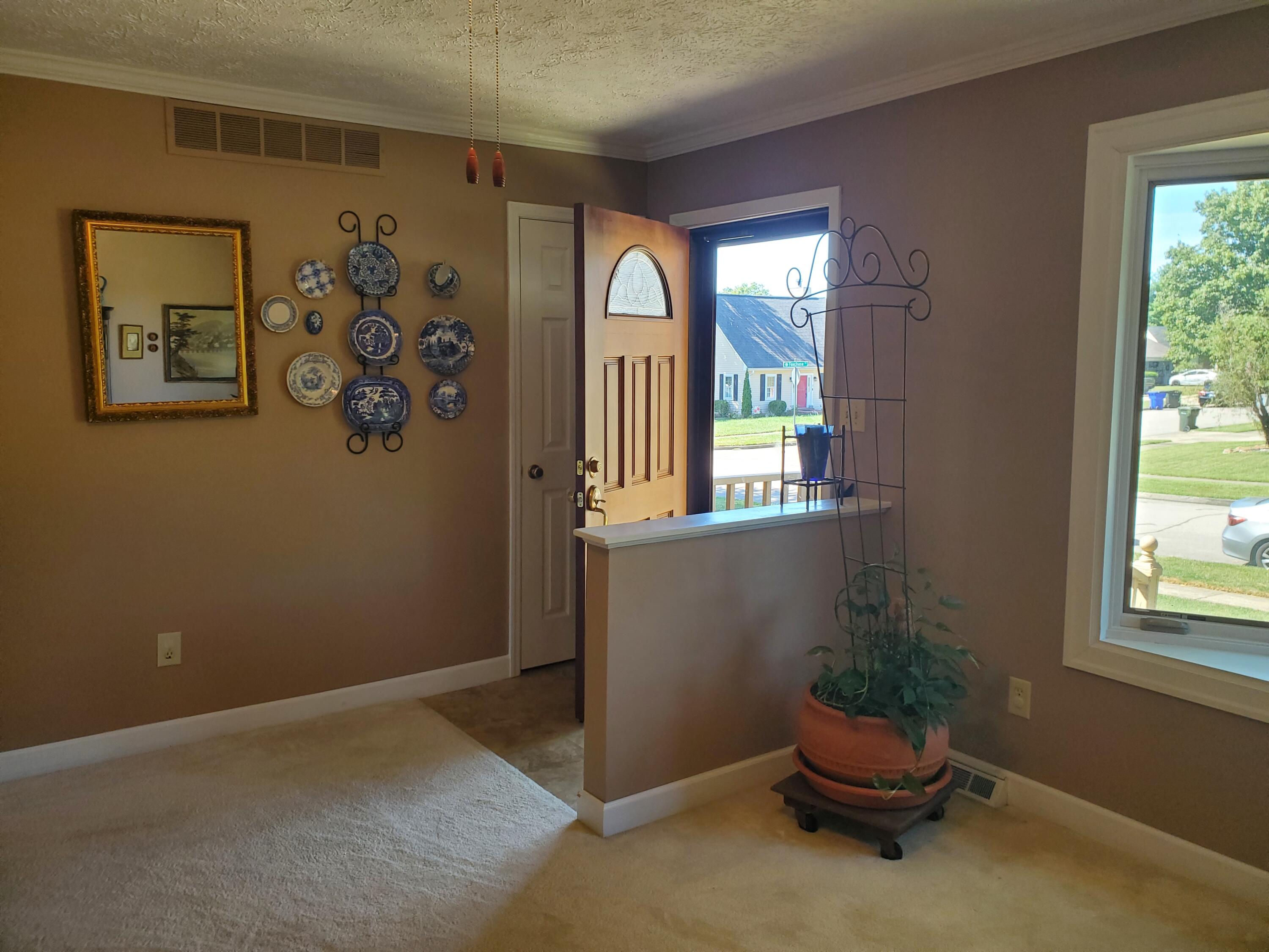 3236 Hunters Point Drive Property Photo 3