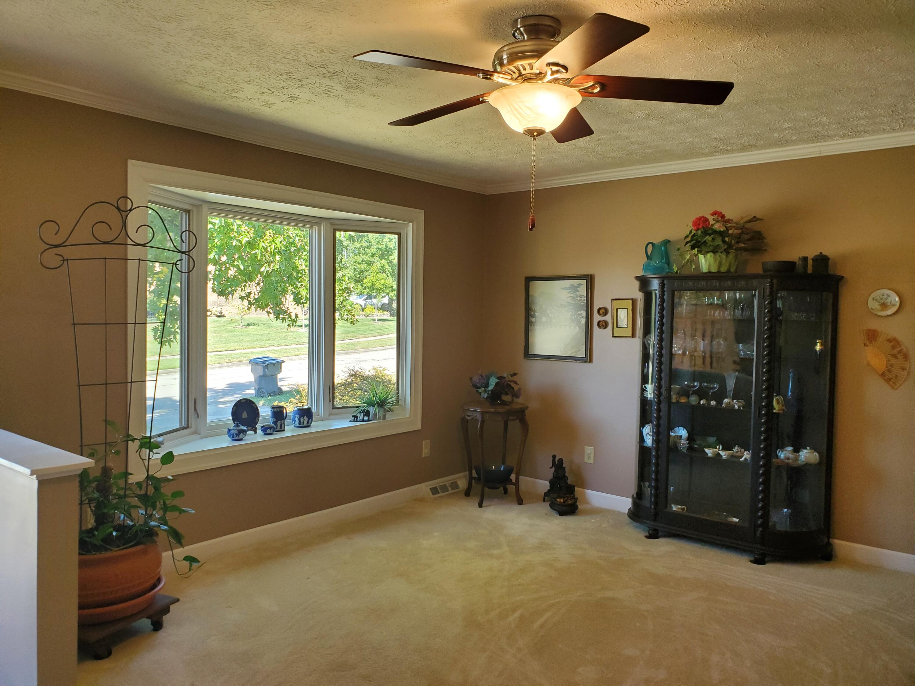 3236 Hunters Point Drive Property Photo 4