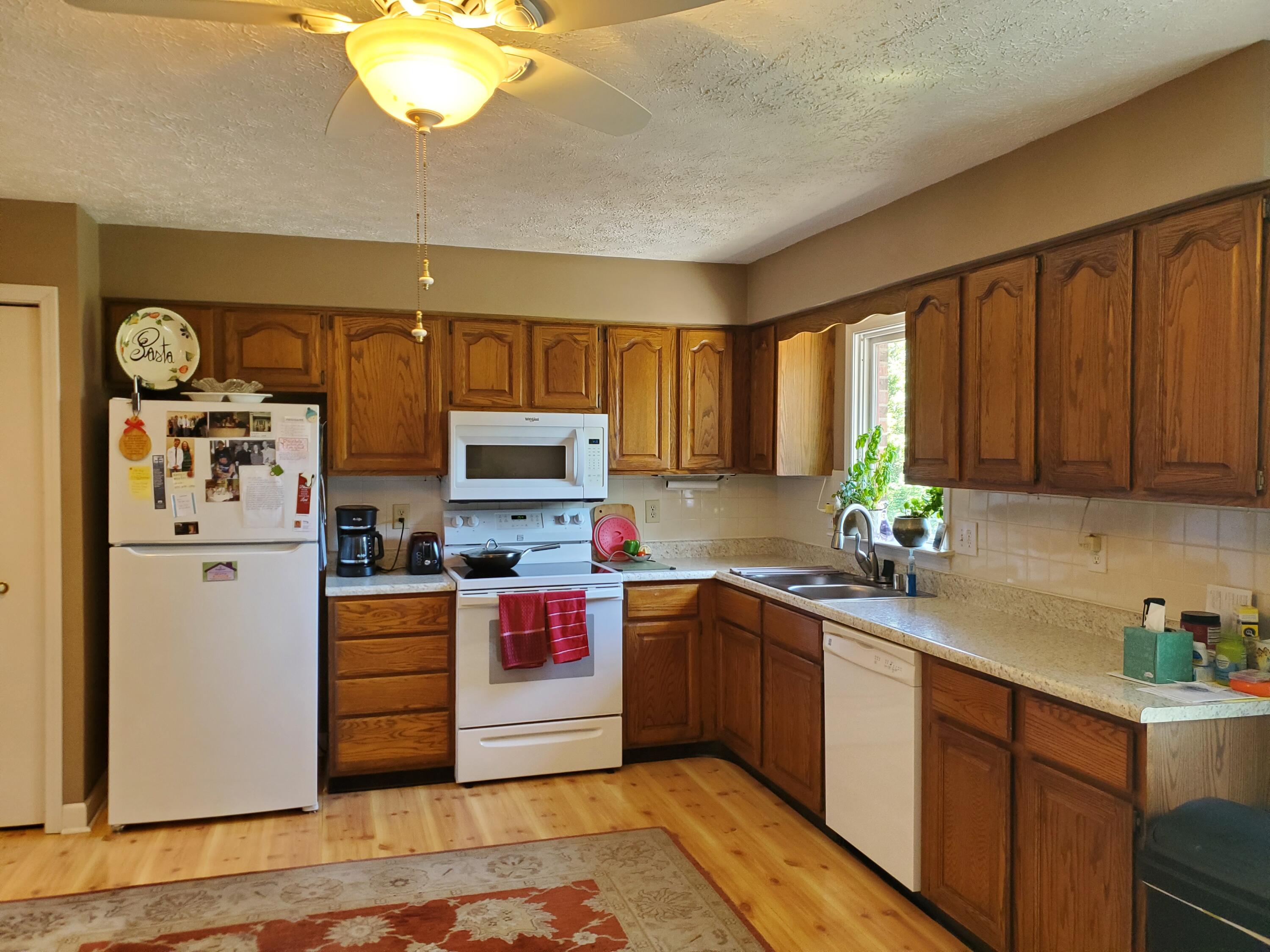 3236 Hunters Point Drive Property Photo 7