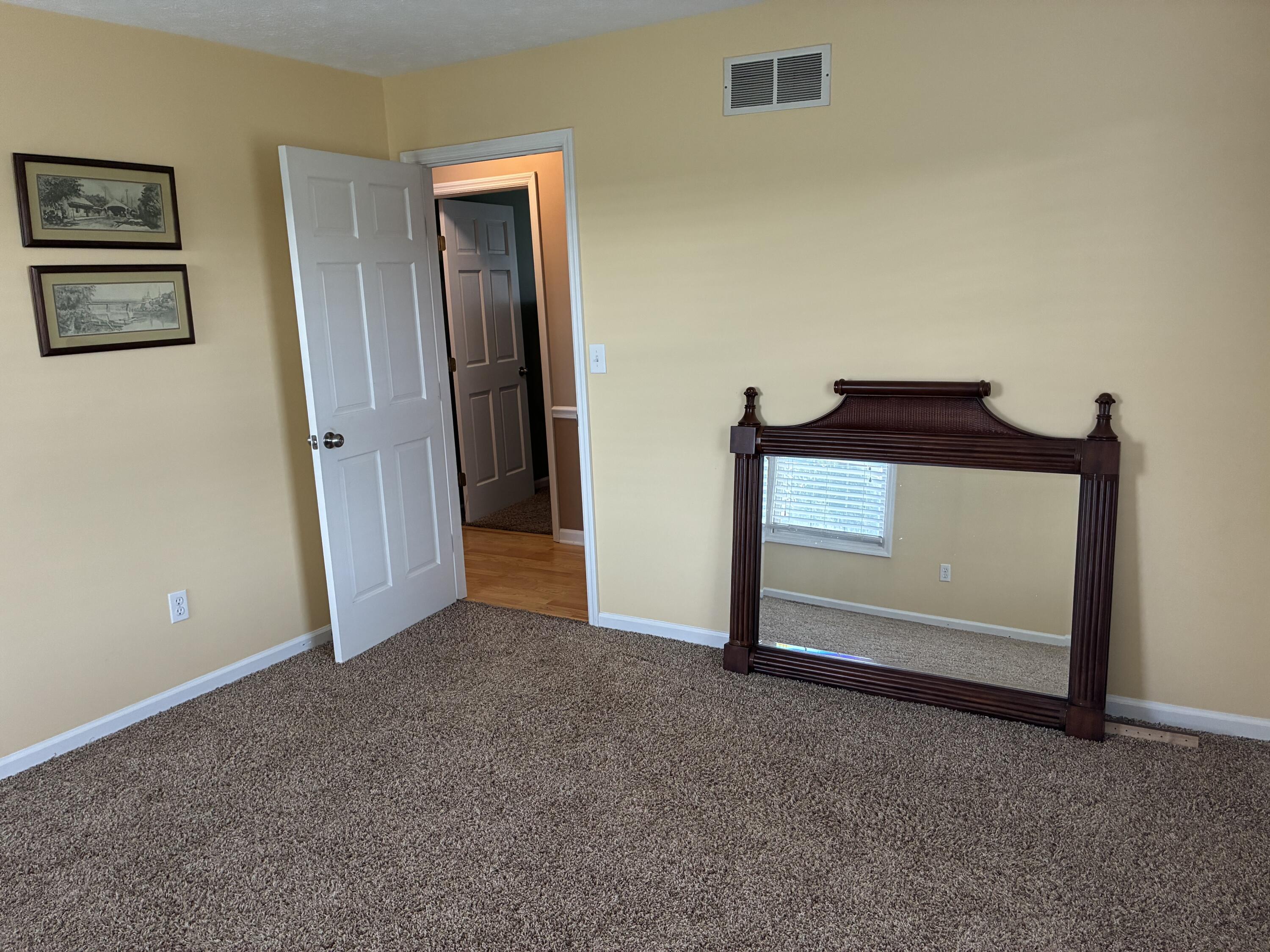 1835 Warwick Road Property Photo 26