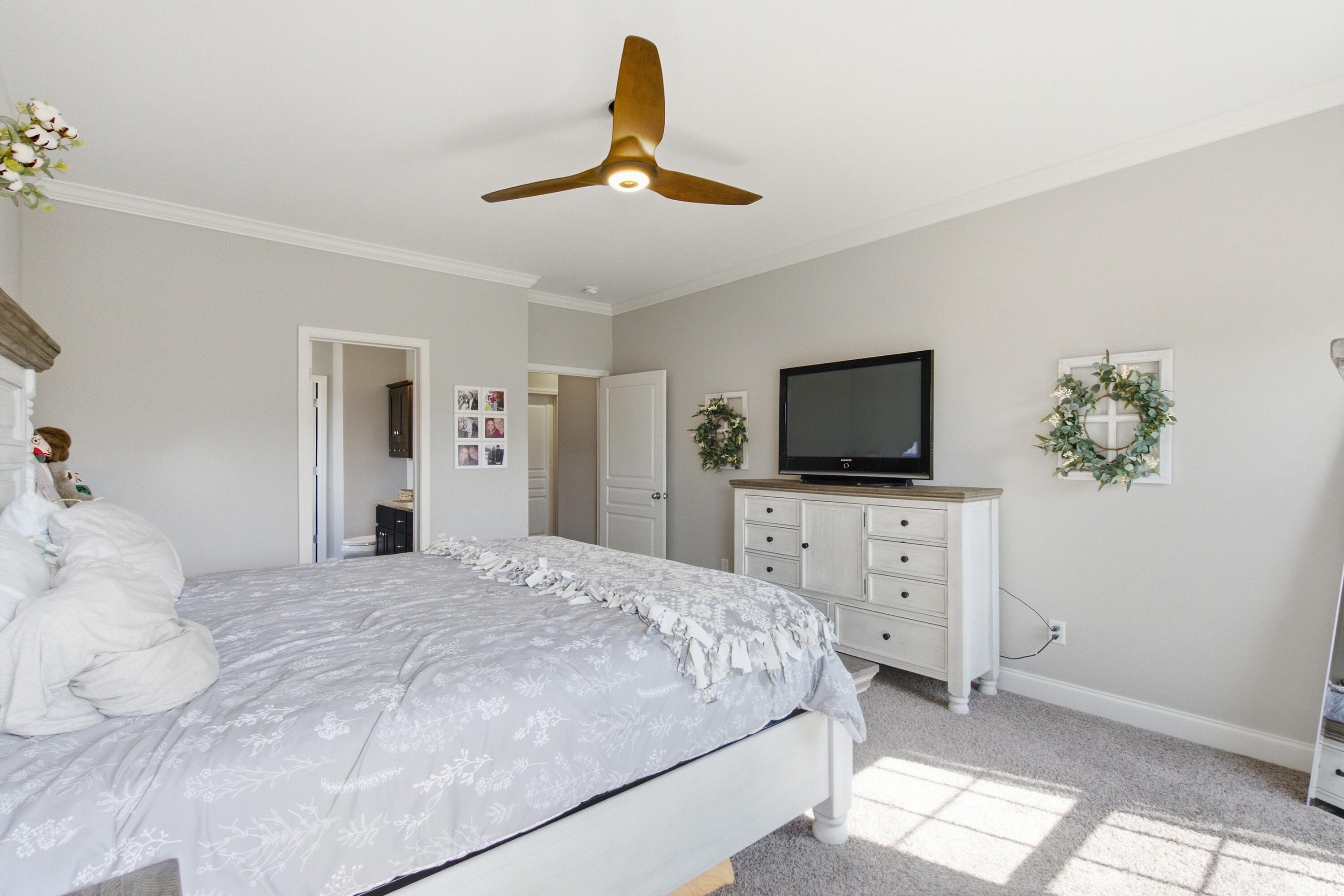 172 Tuscany Way Property Photo 24