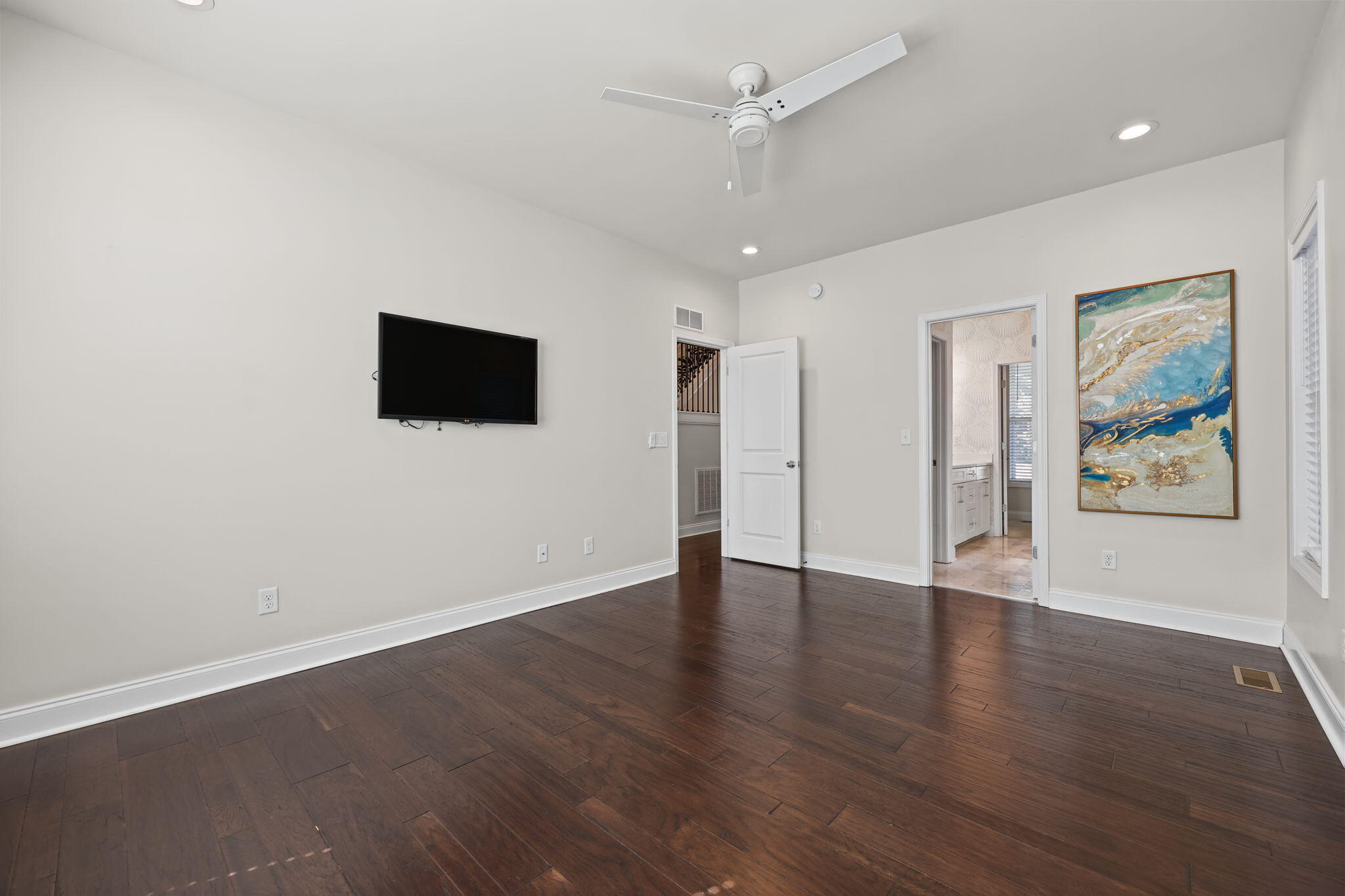 256 Bassett Avenue Property Photo 32