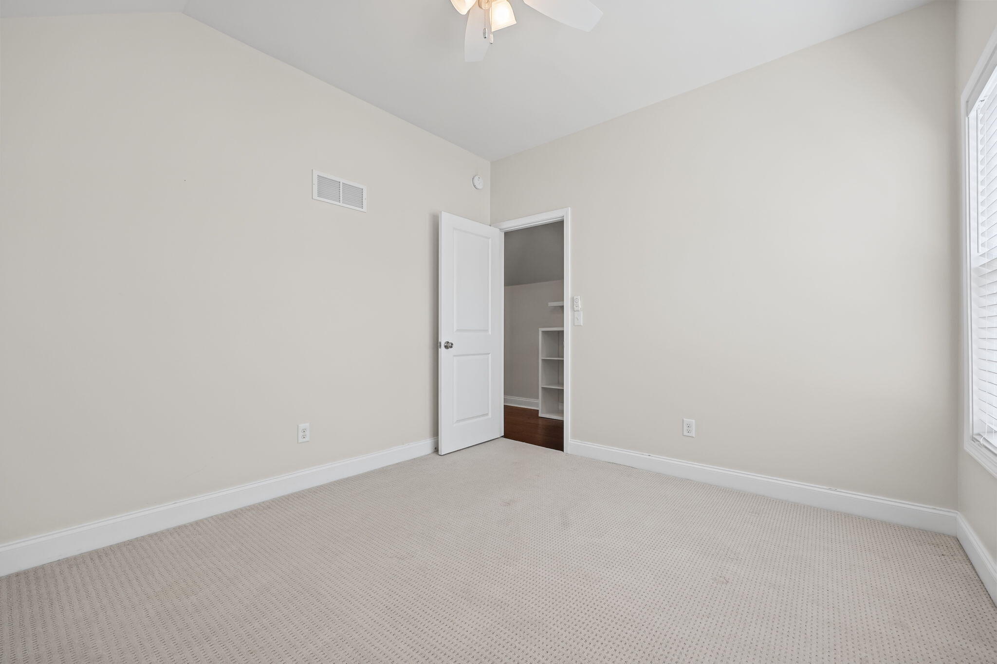256 Bassett Avenue Property Photo 61