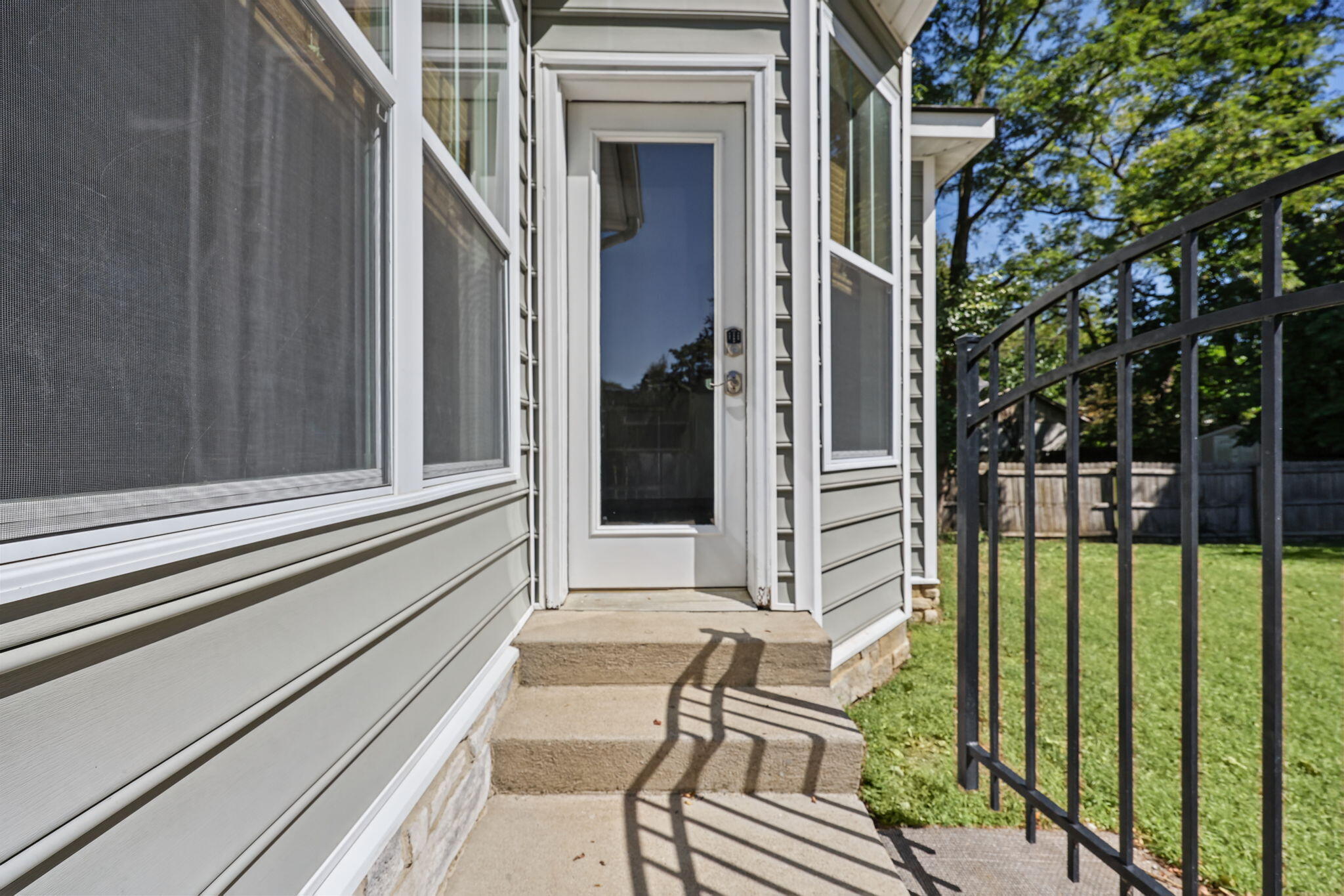 256 Bassett Avenue Property Photo 63