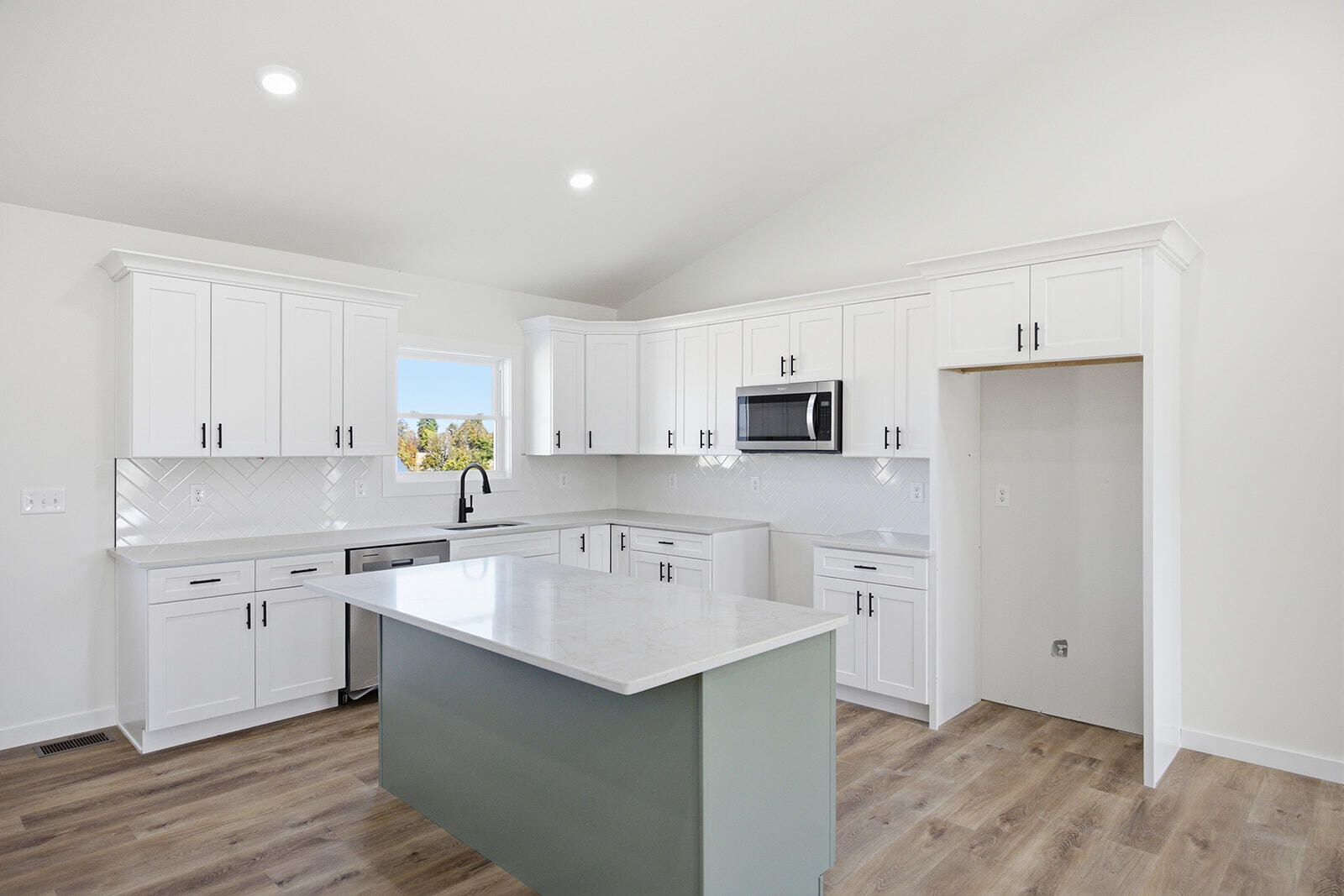 1001 Georgia Way Property Photo 3