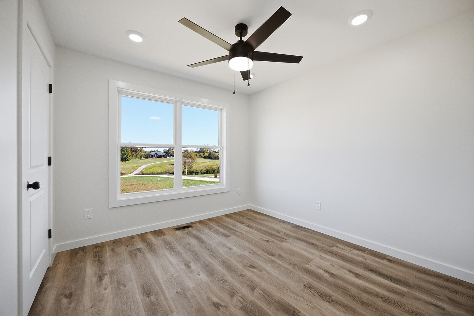 1001 Georgia Way Property Photo 28