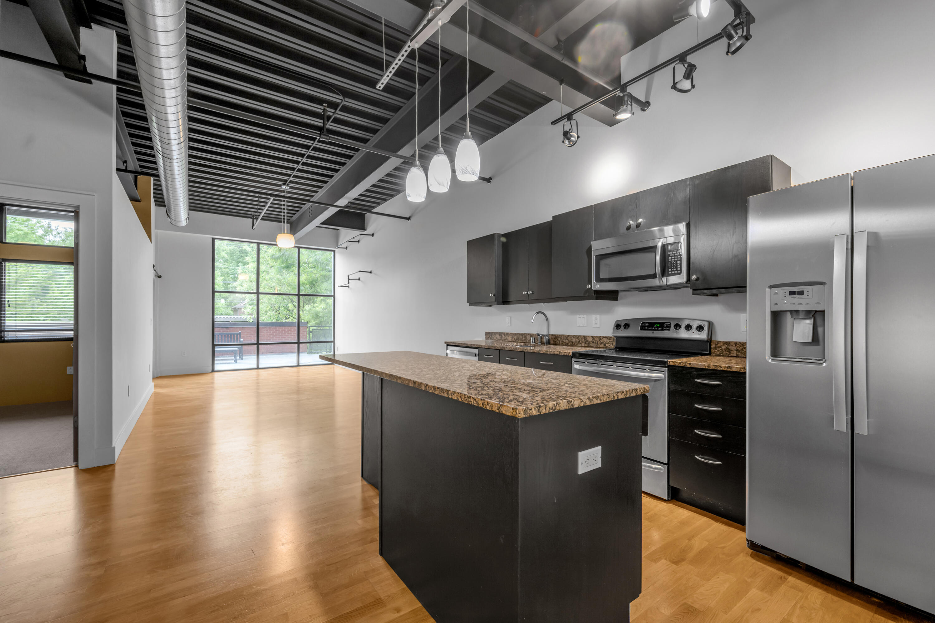 350 E Short Street 211 Property Photo 1