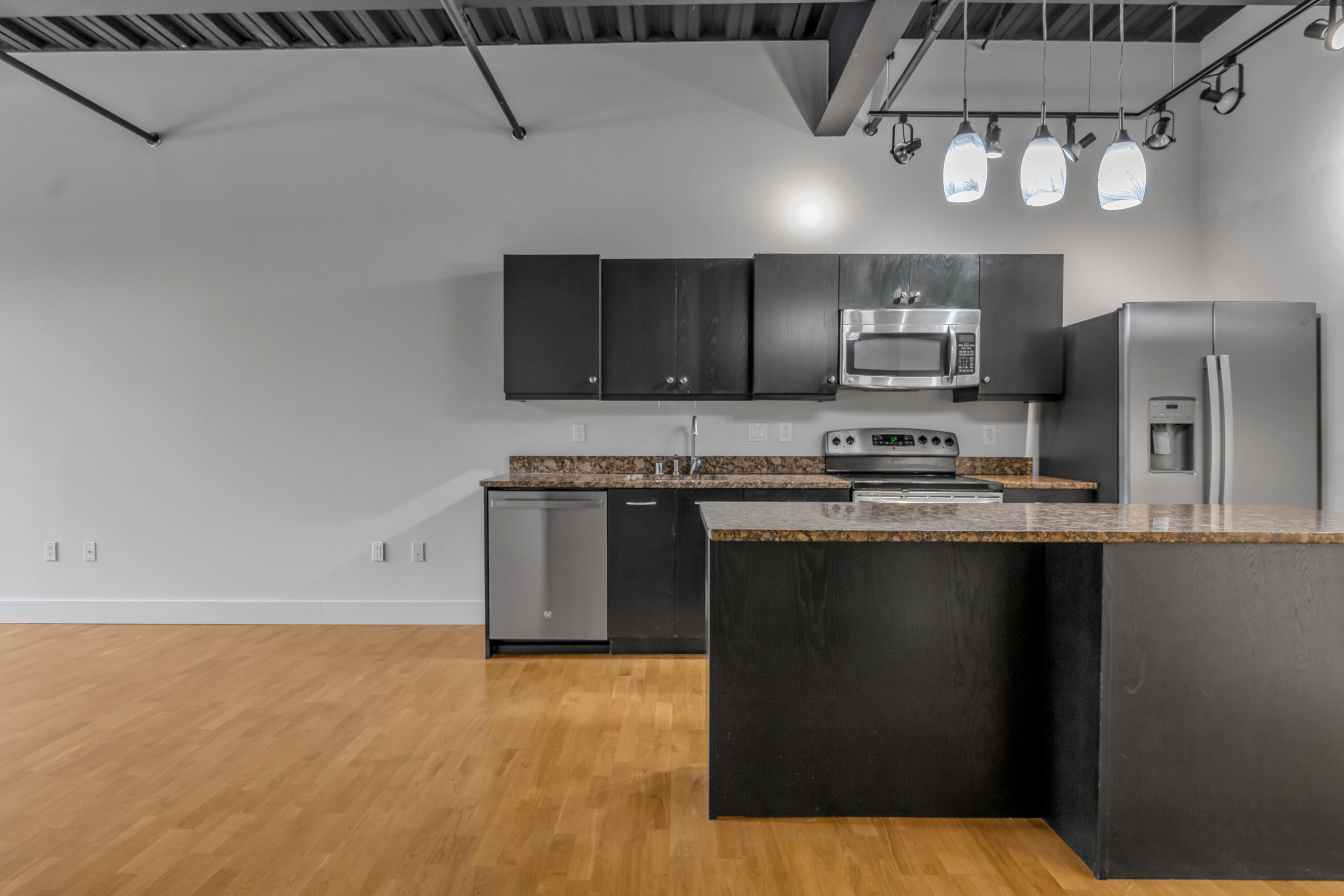 350 E Short Street 211 Property Photo 5