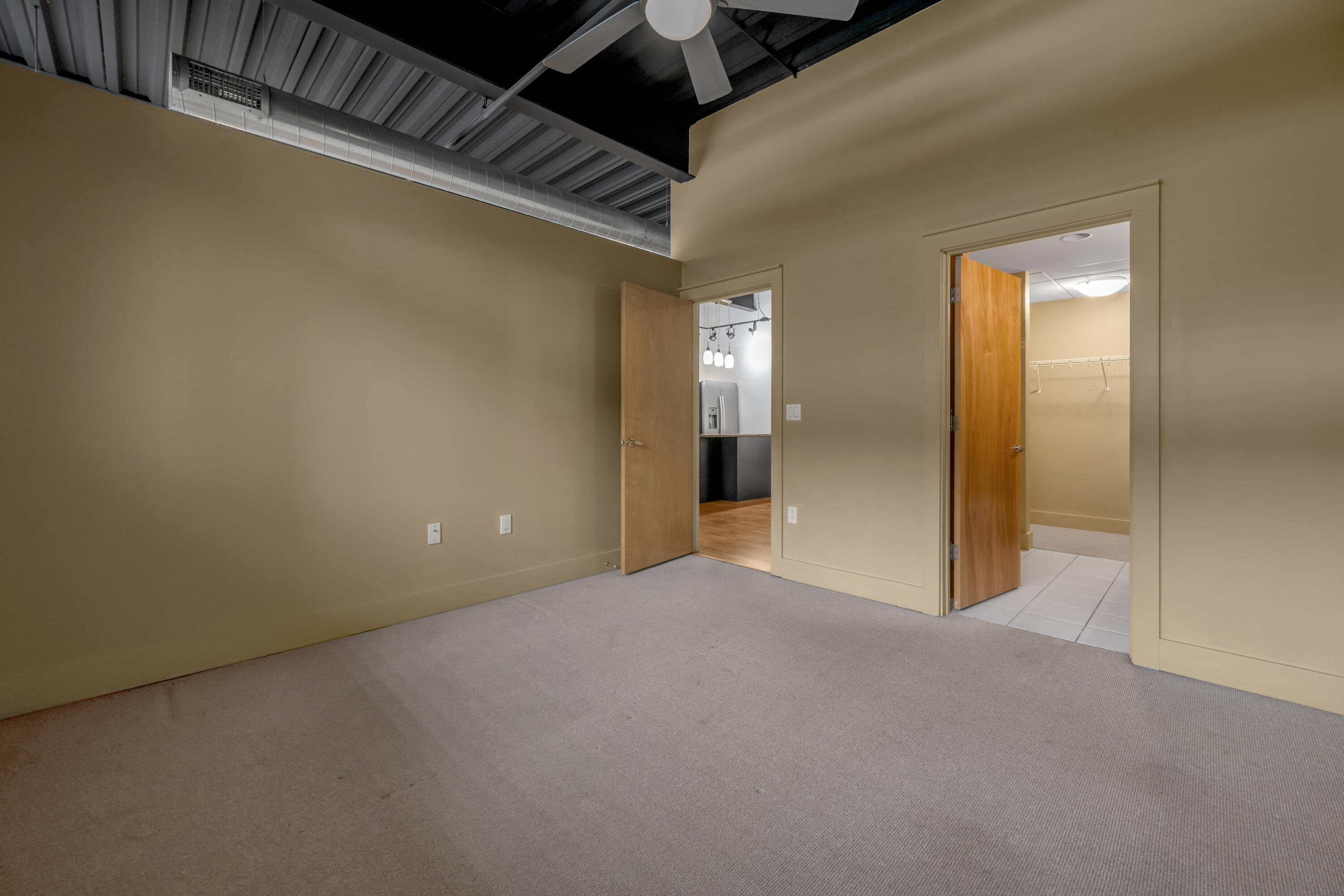 350 E Short Street 211 Property Photo 13