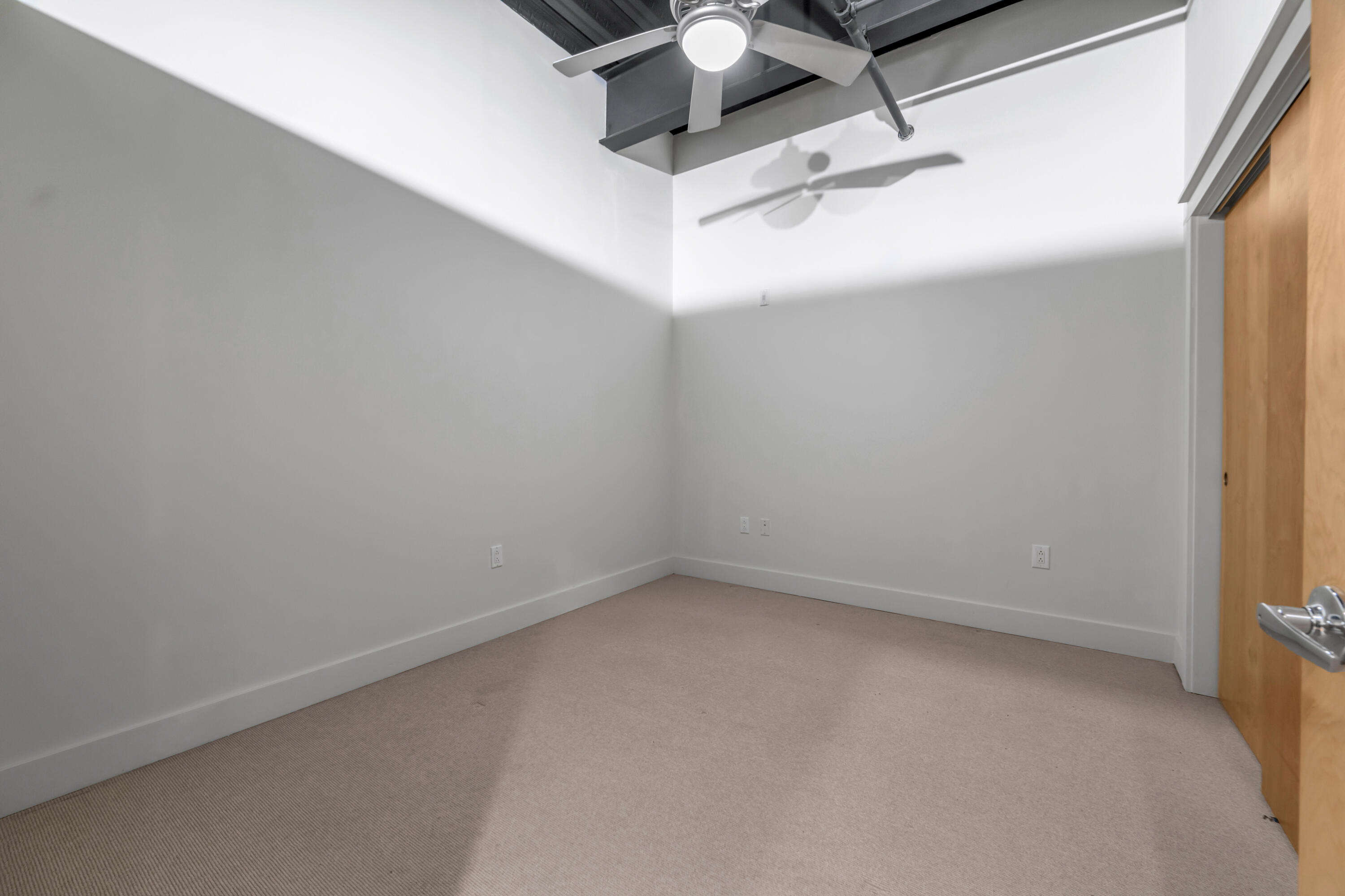 350 E Short Street 211 Property Photo 20