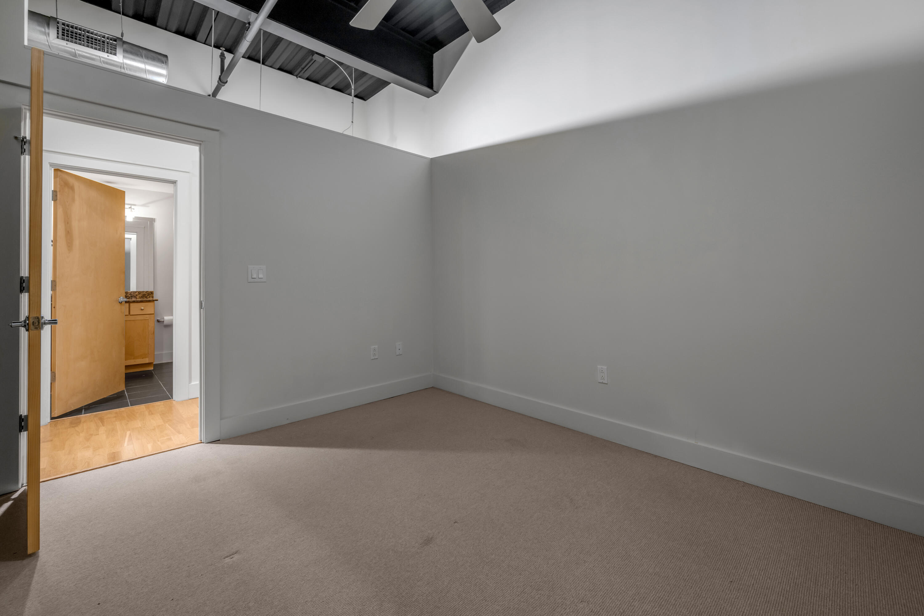 350 E Short Street 211 Property Photo 21