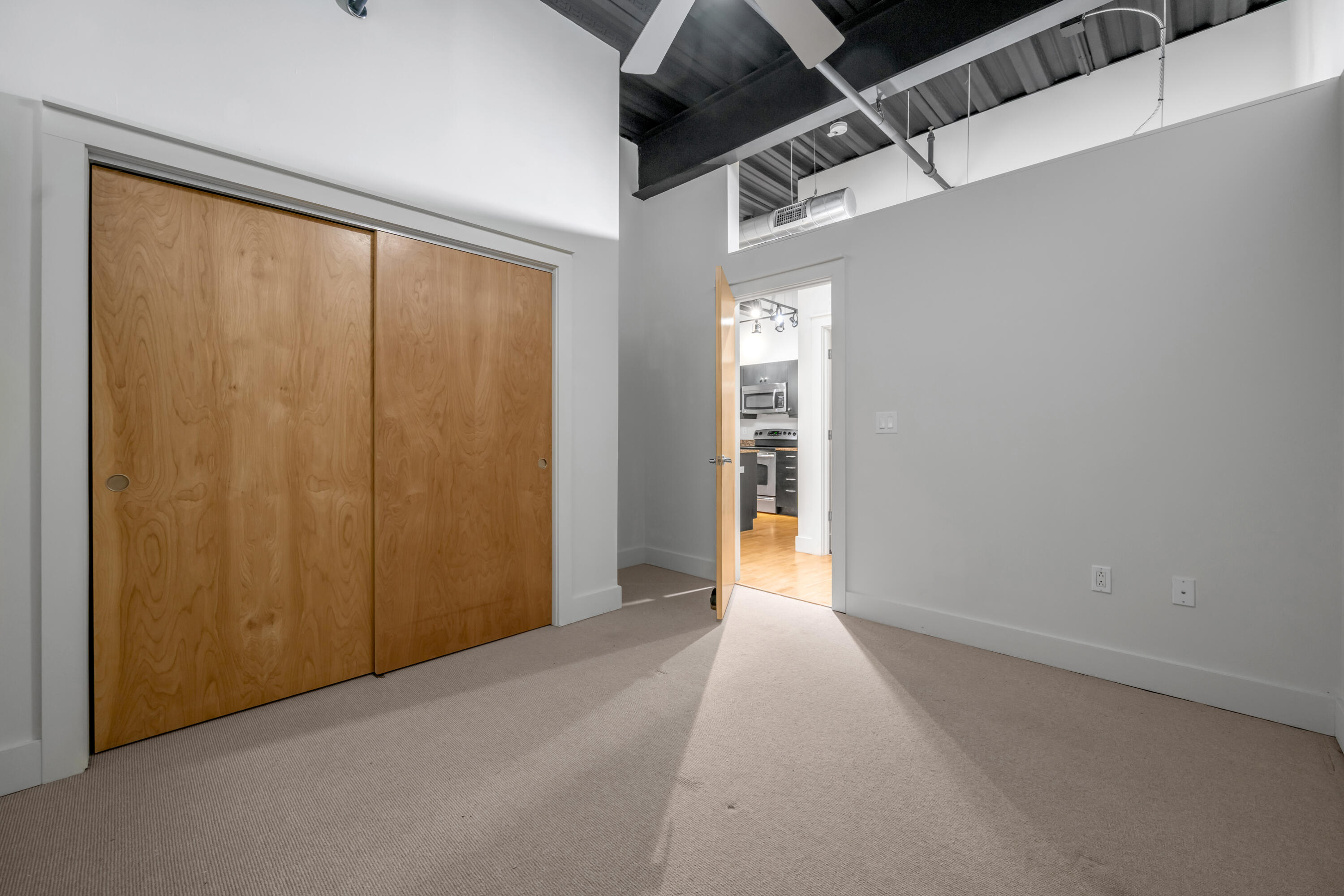 350 E Short Street 211 Property Photo 22